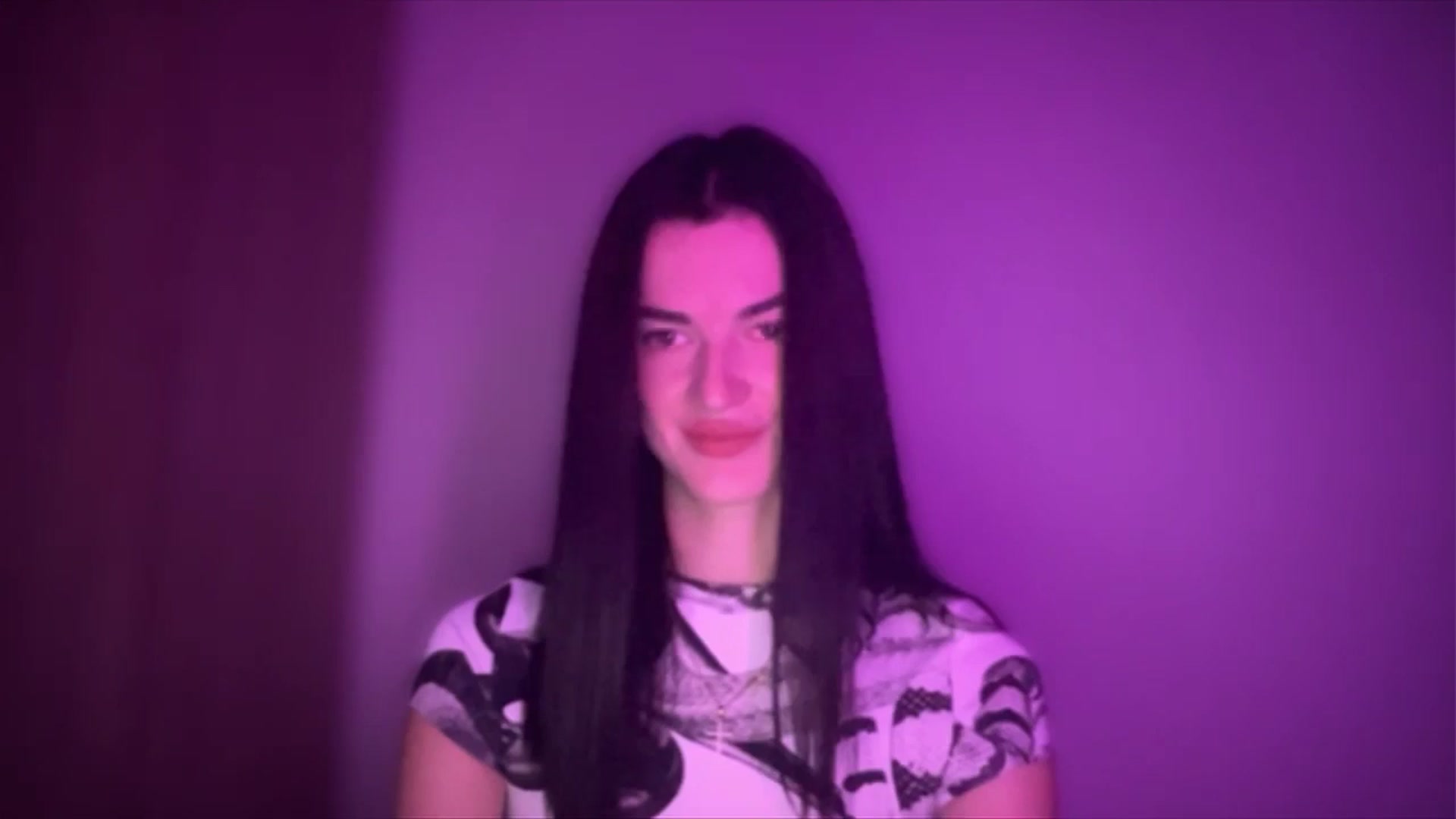 Gallery image thumbnail from Scarlet_flo's myfreecams stream on, 11/10/2024, 16:45 image 14 of 20
