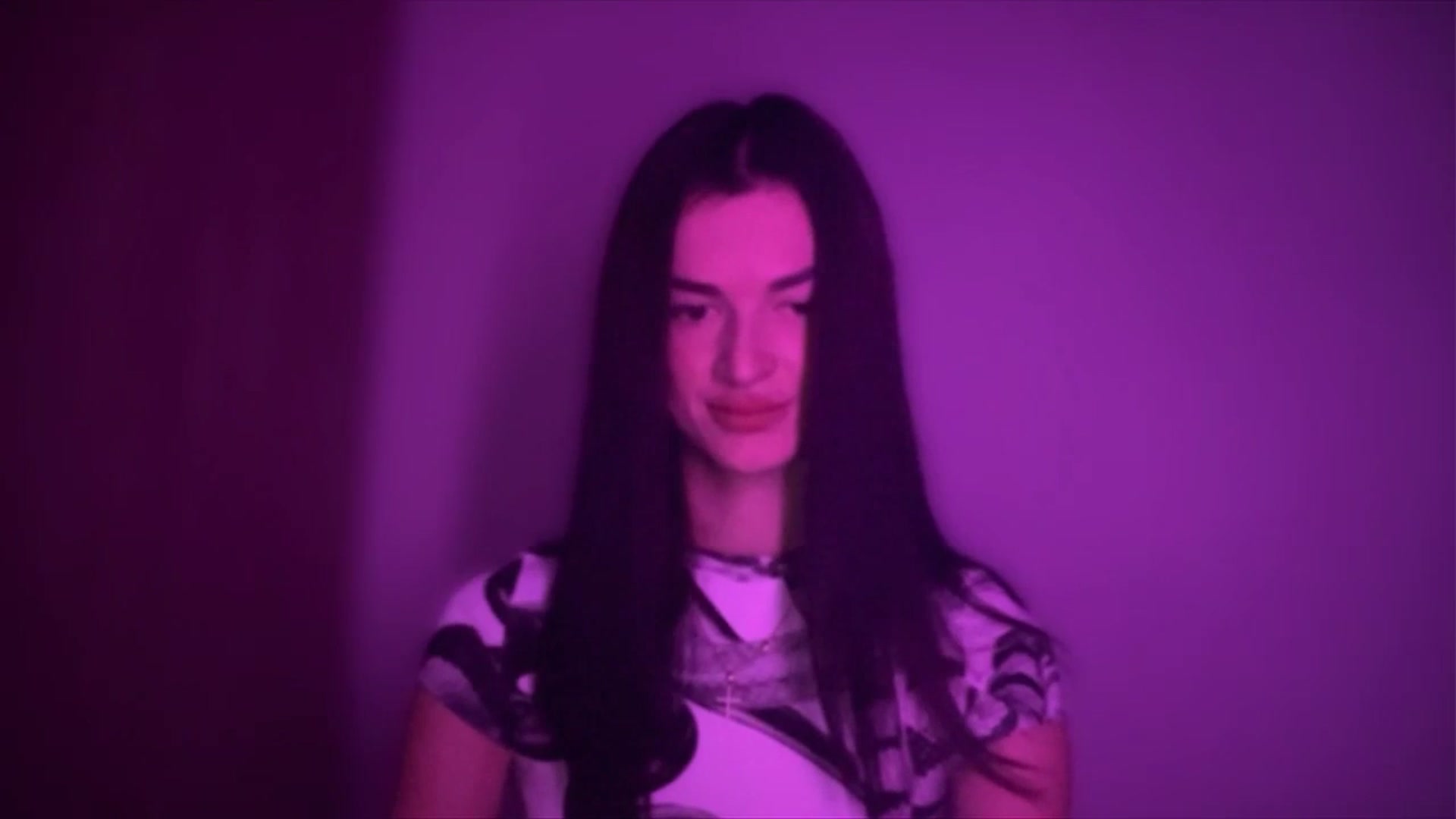 Gallery image thumbnail from Scarlet_flo's myfreecams stream on, 11/10/2024, 16:45 image 18 of 20