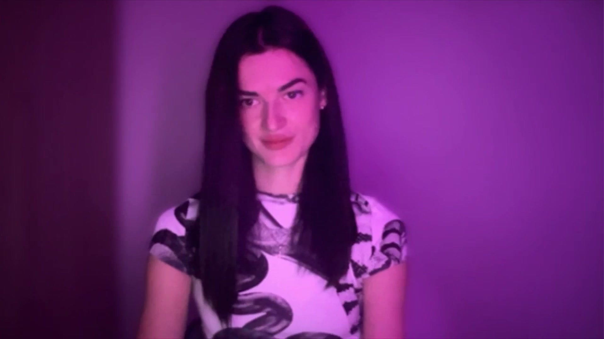 Gallery image thumbnail from Scarlet_flo's myfreecams stream on, 11/10/2024, 17:21 image 18 of 20