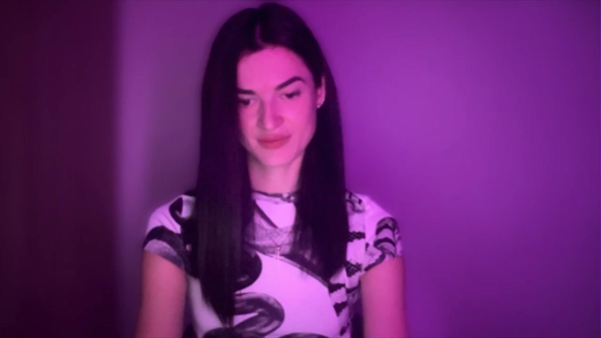 Gallery image thumbnail from Scarlet_flo's myfreecams stream on, 11/10/2024, 17:21 image 1 of 20