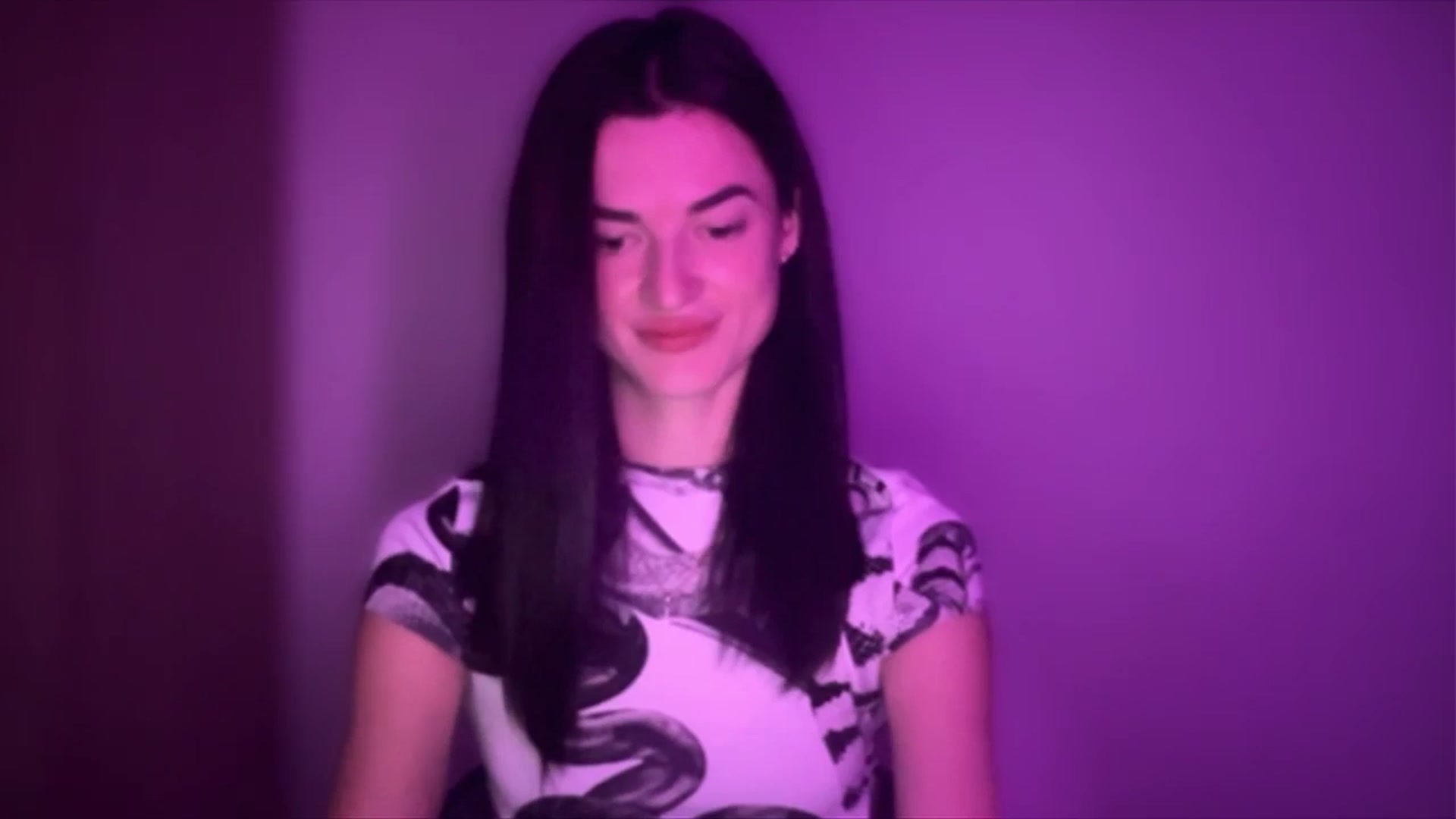 Gallery image thumbnail from Scarlet_flo's myfreecams stream on, 11/10/2024, 17:21 image 11 of 20