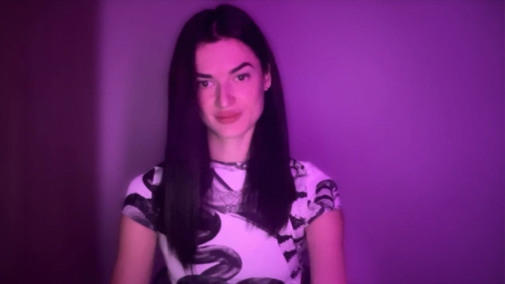 Gallery image thumbnail from Scarlet_flo's myfreecams stream on, 11/10/2024, 17:21 image 8 of 20