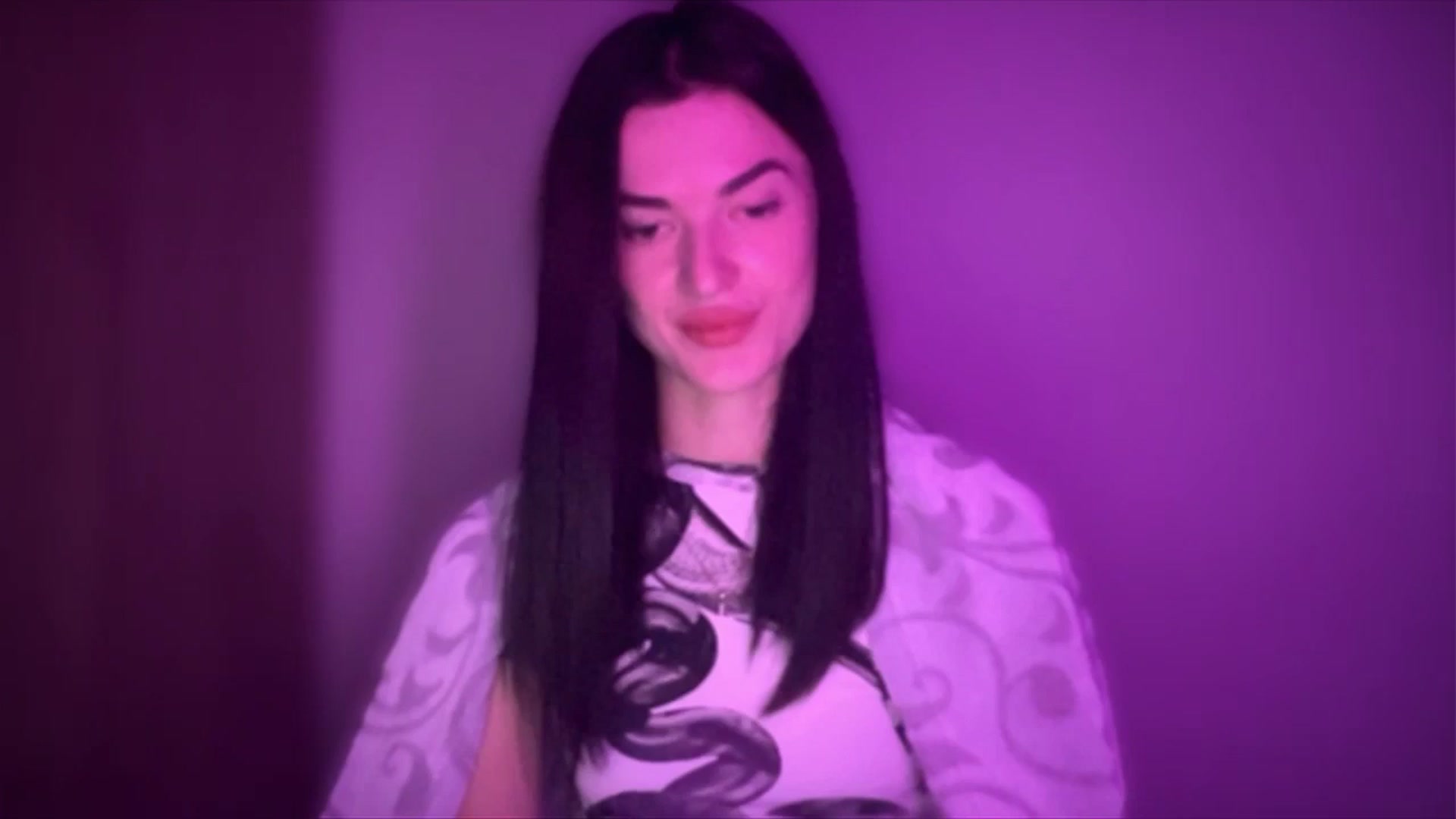 Gallery image thumbnail from Scarlet_flo's myfreecams stream on, 11/10/2024, 19:00 image 1 of 20