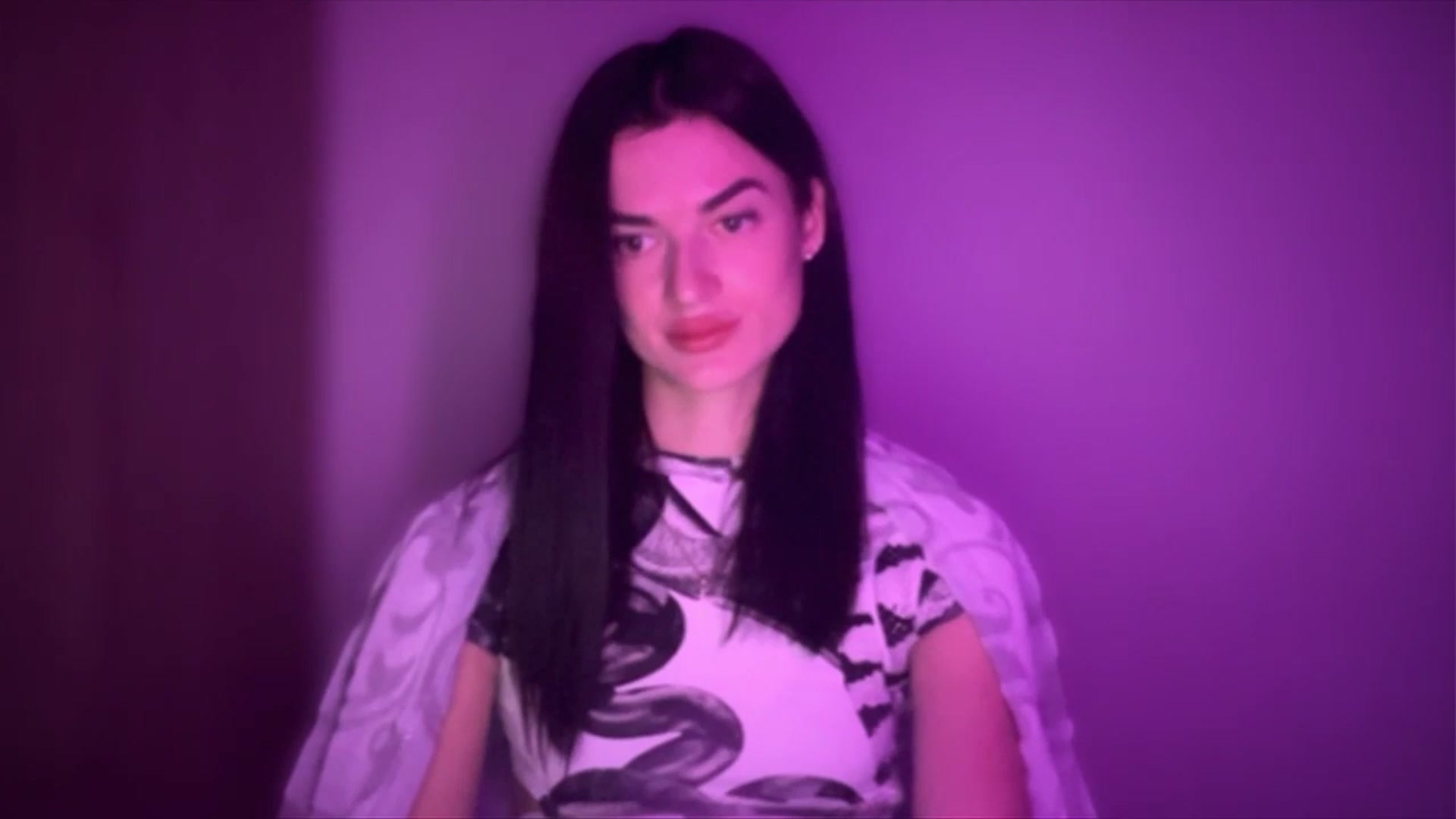 Gallery image thumbnail from Scarlet_flo's myfreecams stream on, 11/10/2024, 19:00 image 17 of 20