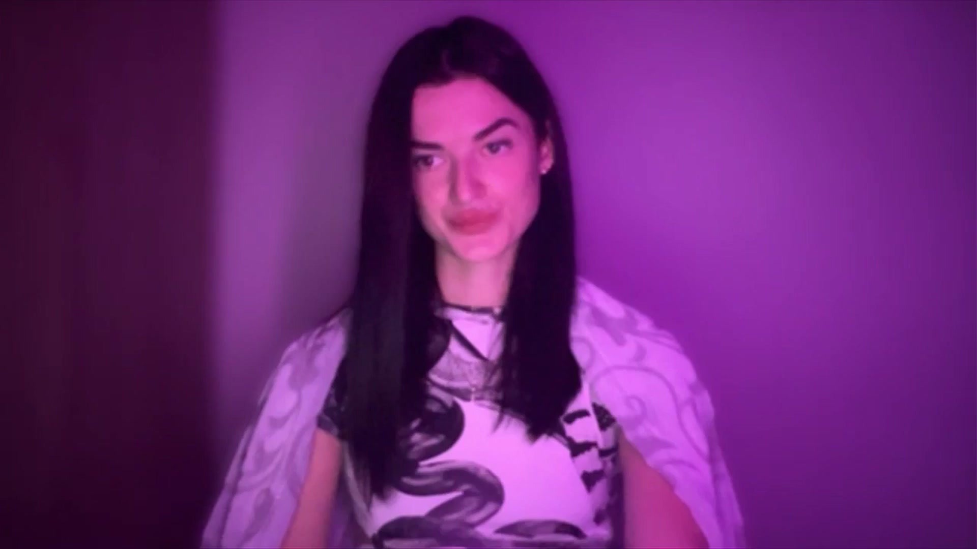 Gallery image thumbnail from Scarlet_flo's myfreecams stream on, 11/10/2024, 19:00 image 18 of 20