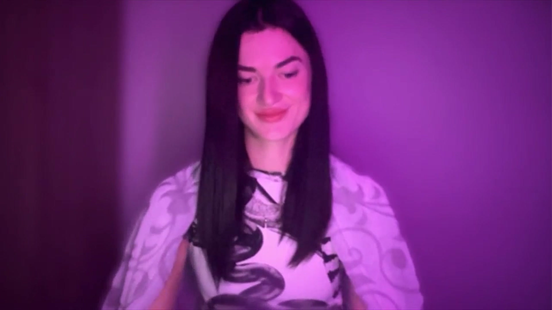Gallery image thumbnail from Scarlet_flo's myfreecams stream on, 11/10/2024, 19:00 image 2 of 20