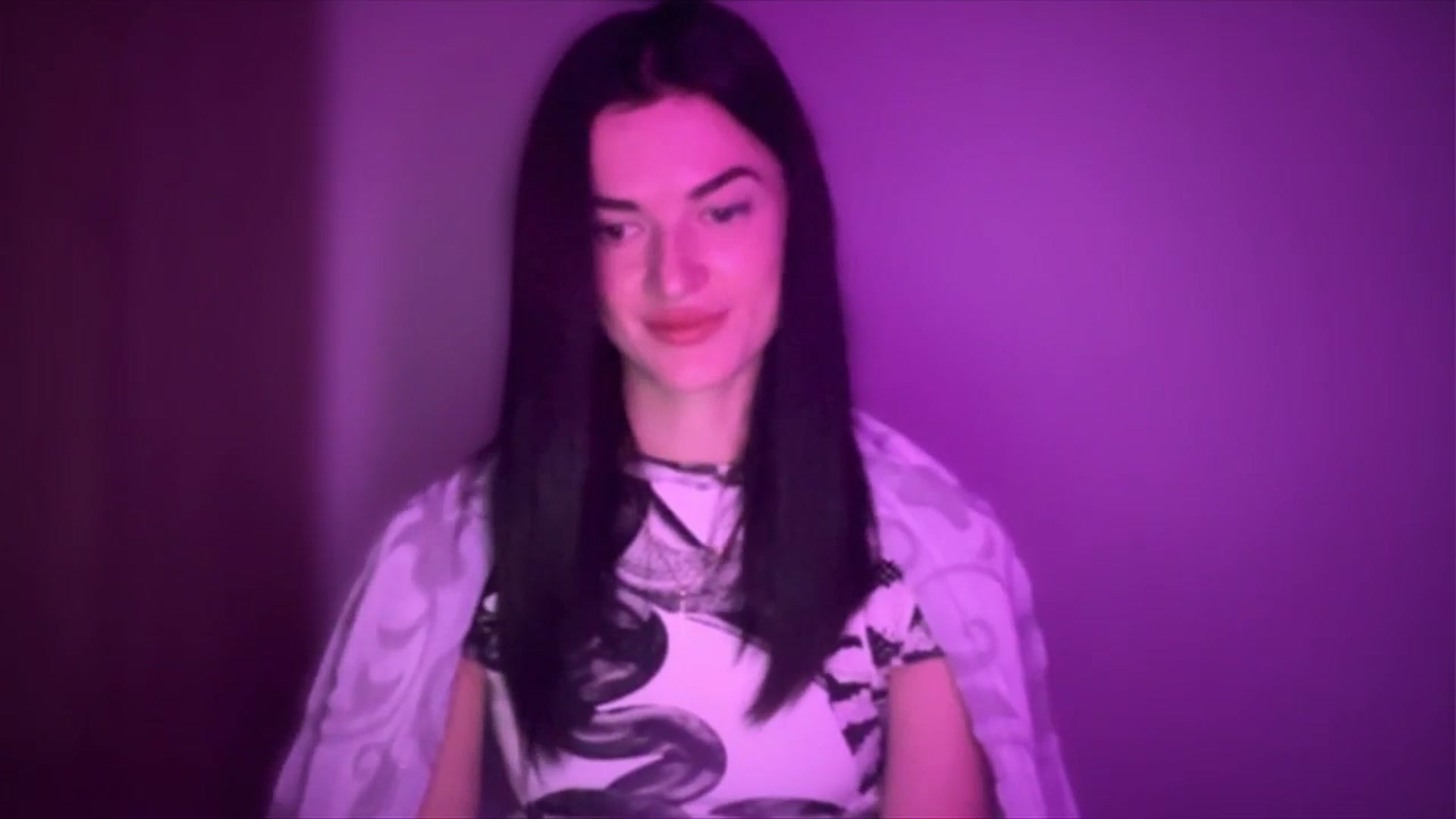 Gallery image thumbnail from Scarlet_flo's myfreecams stream on, 11/10/2024, 19:00 image 14 of 20
