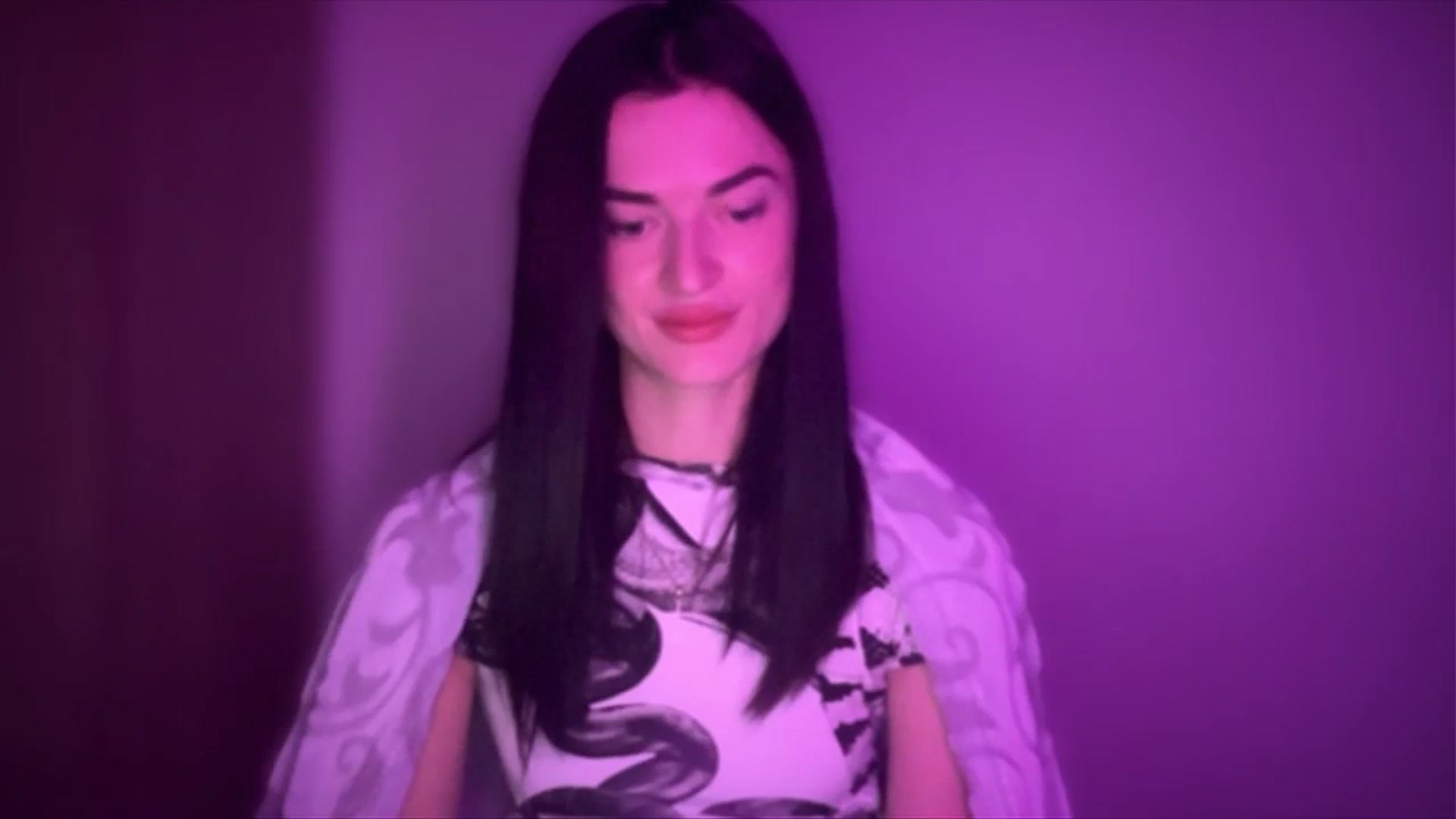 Gallery image thumbnail from Scarlet_flo's myfreecams stream on, 11/10/2024, 19:00 image 12 of 20