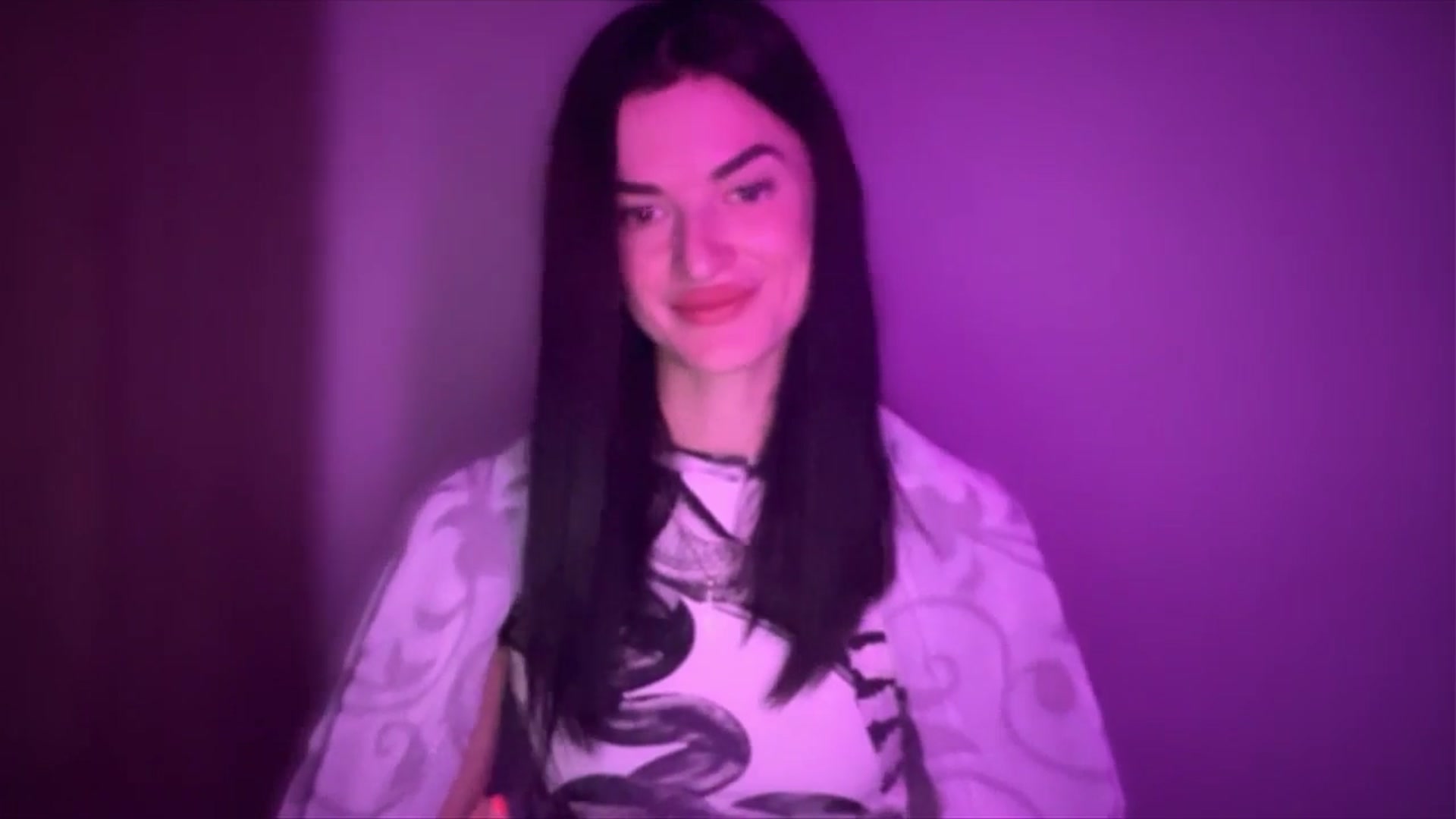 Gallery image thumbnail from Scarlet_flo's myfreecams stream on, 11/10/2024, 19:00 image 4 of 20