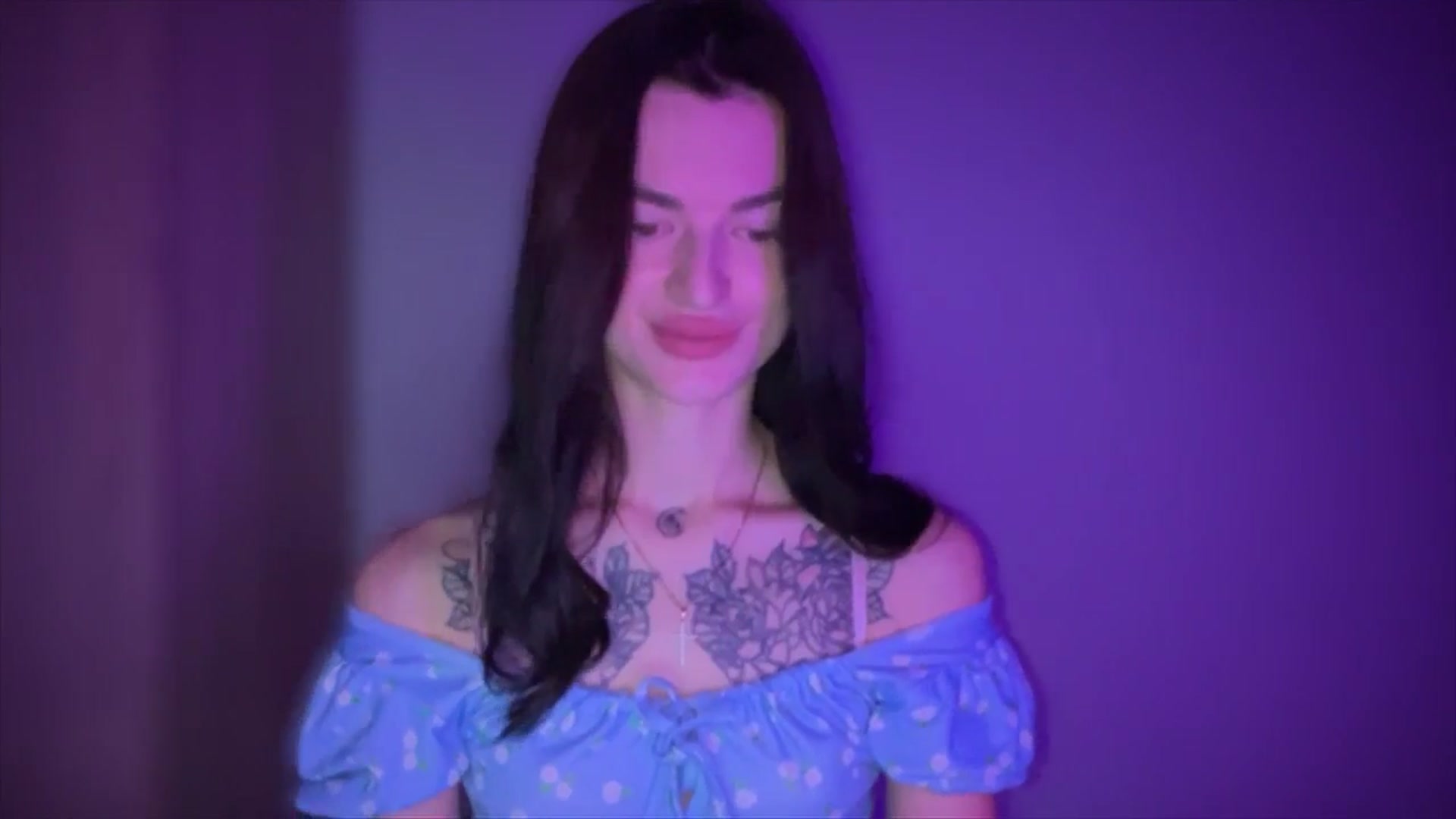Gallery image thumbnail from Scarlet_flo's myfreecams stream on, 11/15/2024, 17:22 image 13 of 20