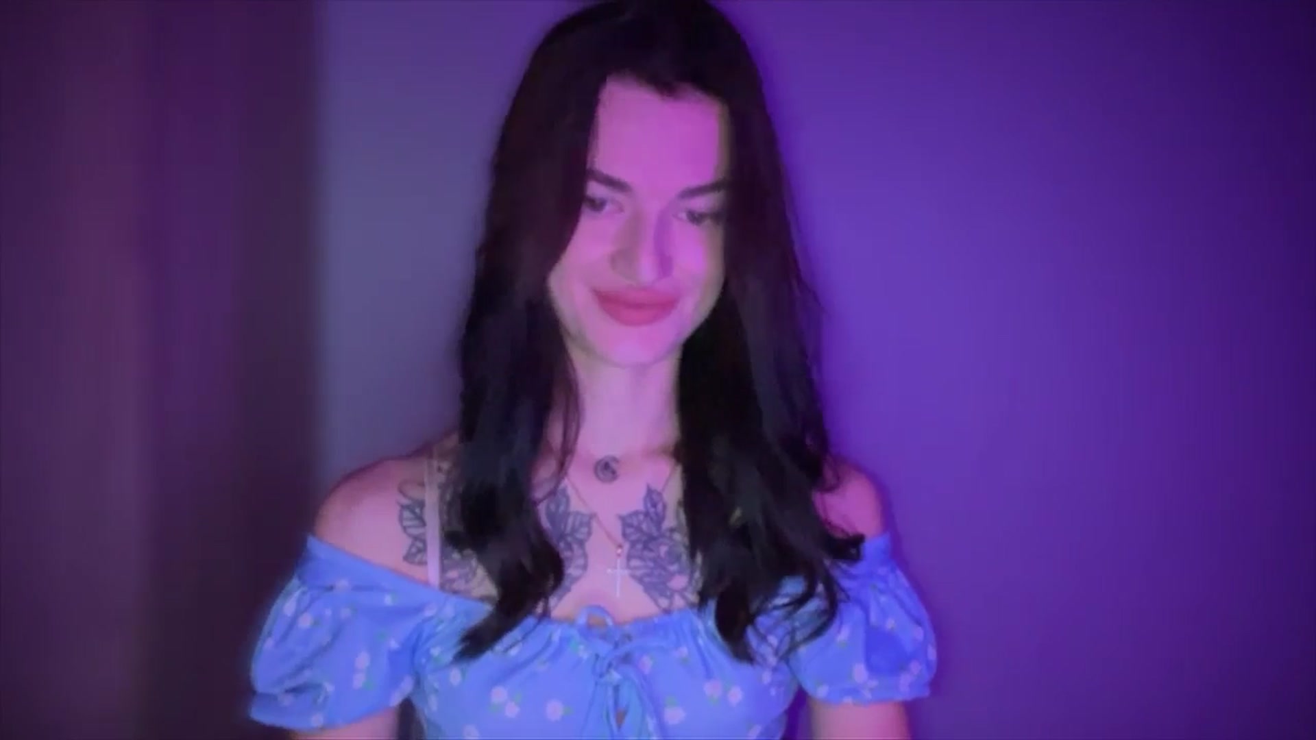 Gallery image thumbnail from Scarlet_flo's myfreecams stream on, 11/15/2024, 17:22 image 11 of 20