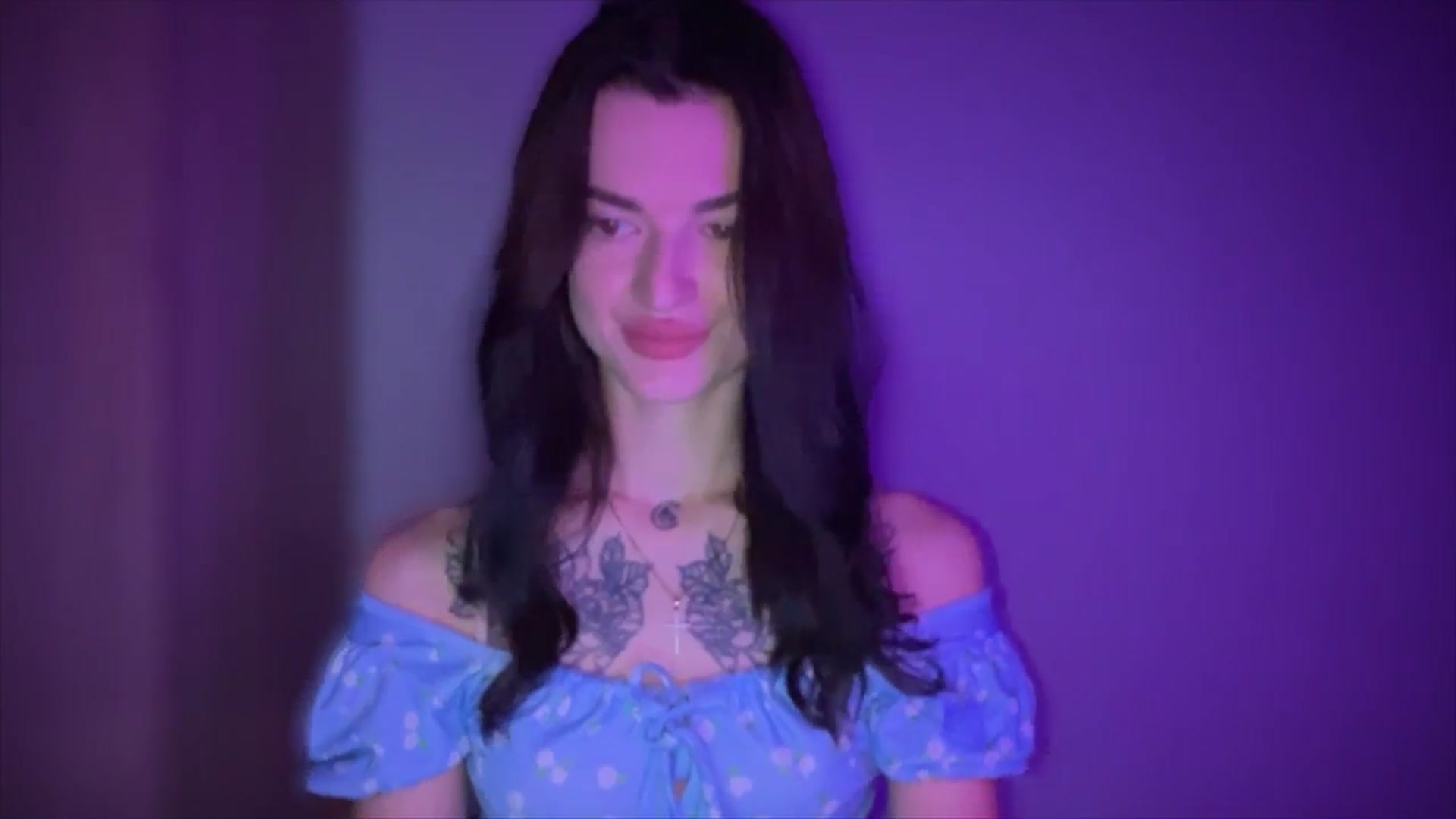 Gallery image thumbnail from Scarlet_flo's myfreecams stream on, 11/15/2024, 17:22 image 10 of 20