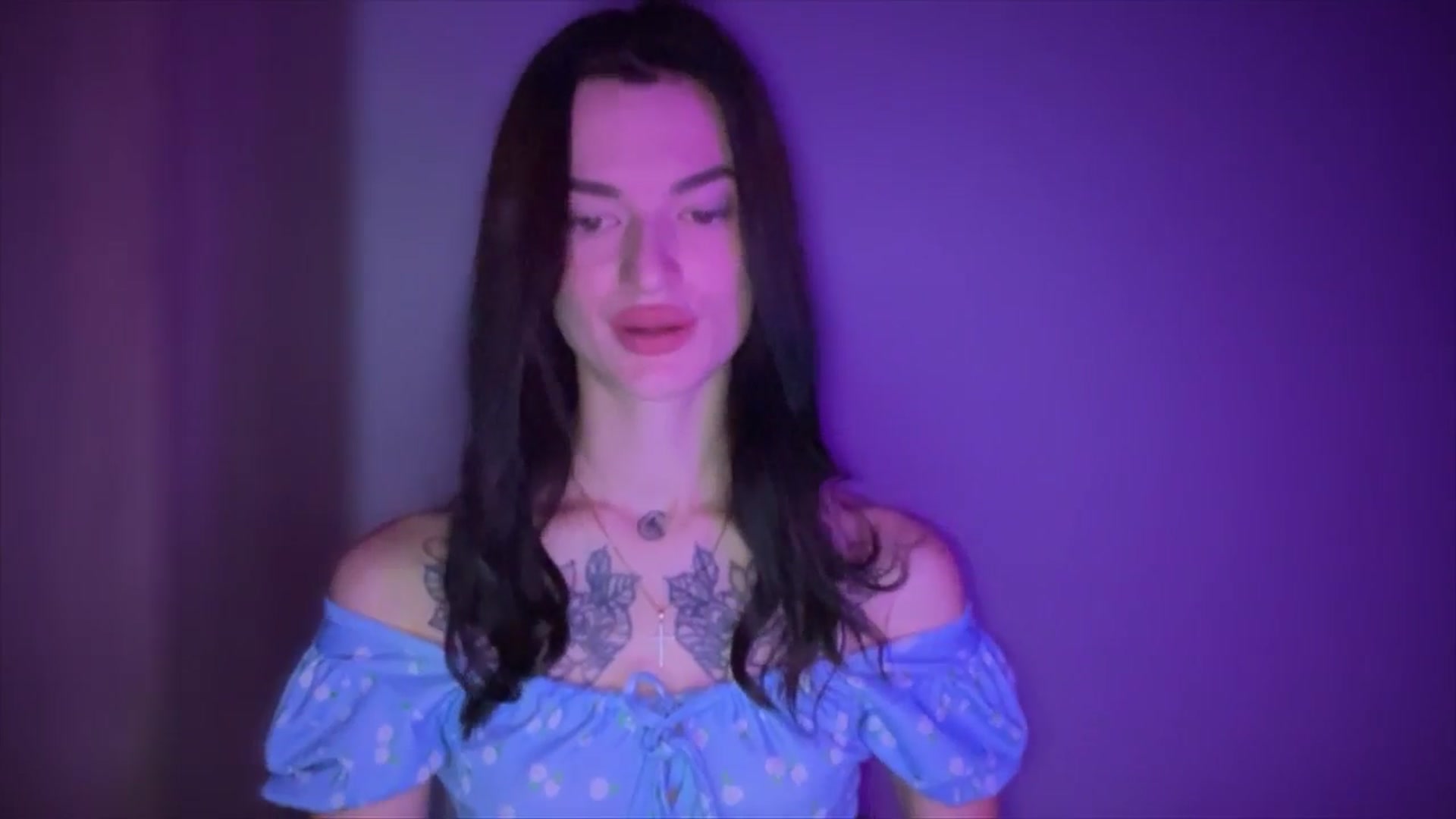 Gallery image thumbnail from Scarlet_flo's myfreecams stream on, 11/15/2024, 17:22 image 19 of 20