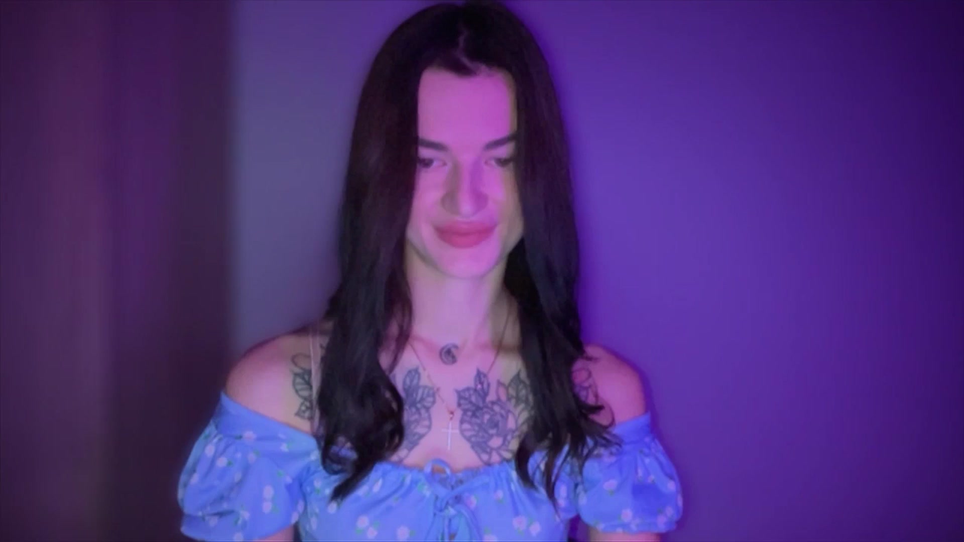 Gallery image thumbnail from Scarlet_flo's myfreecams stream on, 11/15/2024, 17:22 image 17 of 20