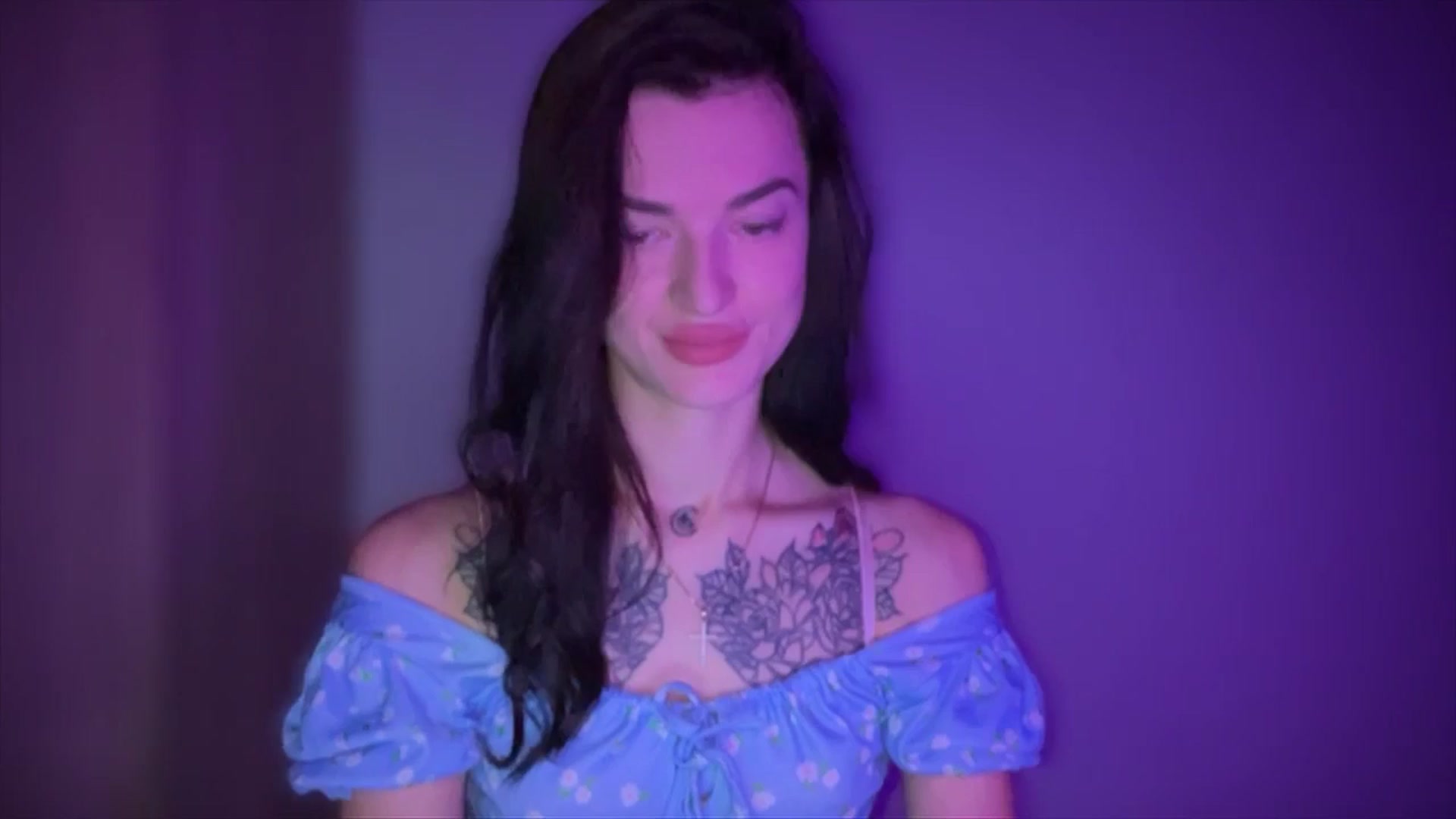 Gallery image thumbnail from Scarlet_flo's myfreecams stream on, 11/15/2024, 17:22 image 4 of 20