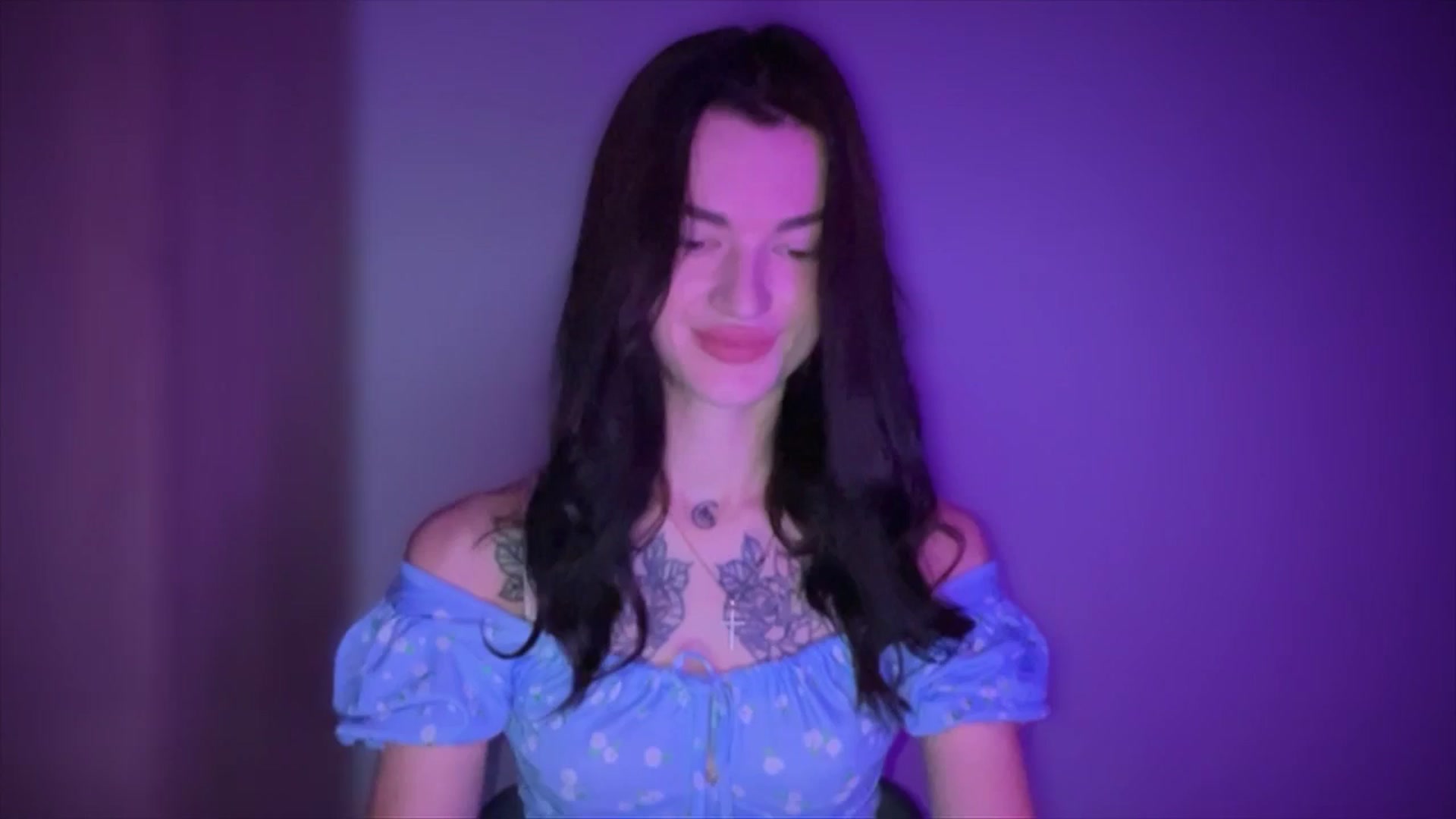 Gallery image thumbnail from Scarlet_flo's myfreecams stream on, 11/15/2024, 17:22 image 1 of 20