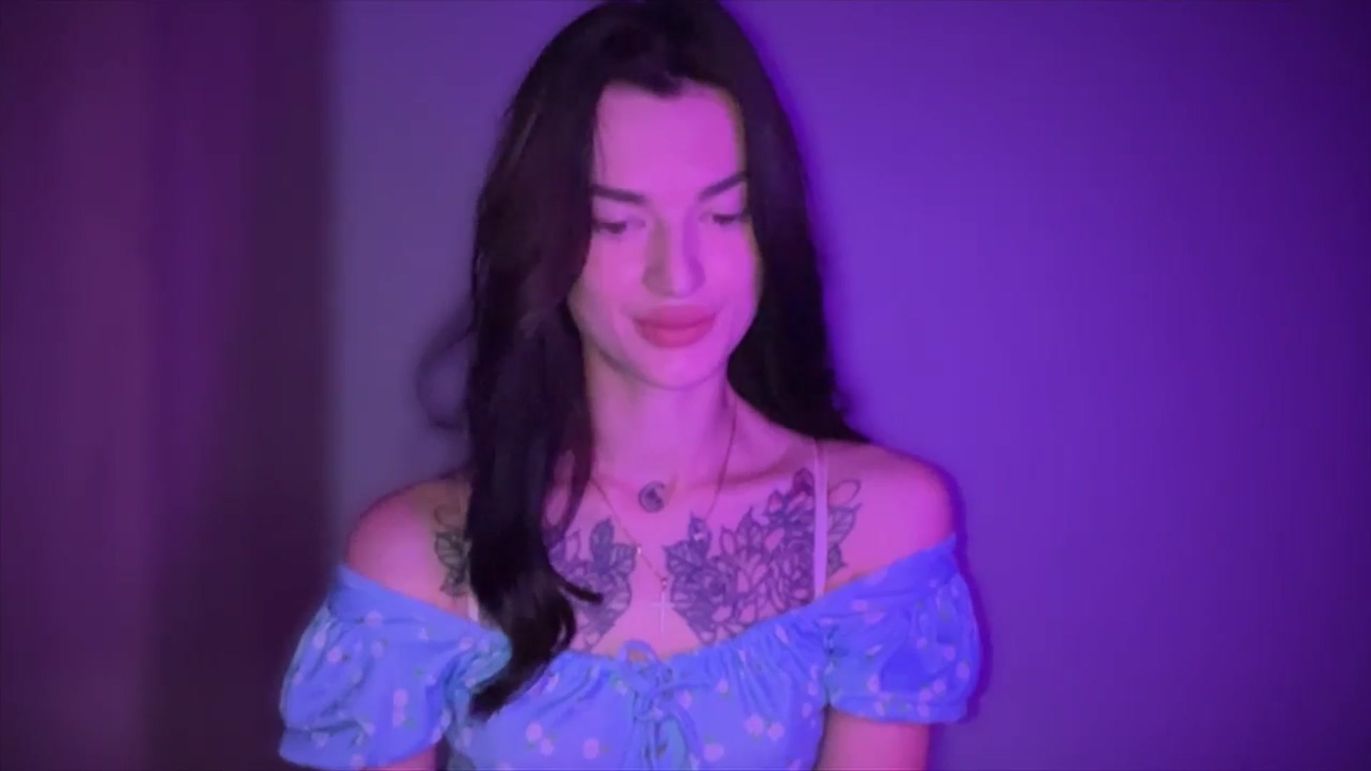 Gallery image thumbnail from Scarlet_flo's myfreecams stream on, 11/15/2024, 17:22 image 12 of 20