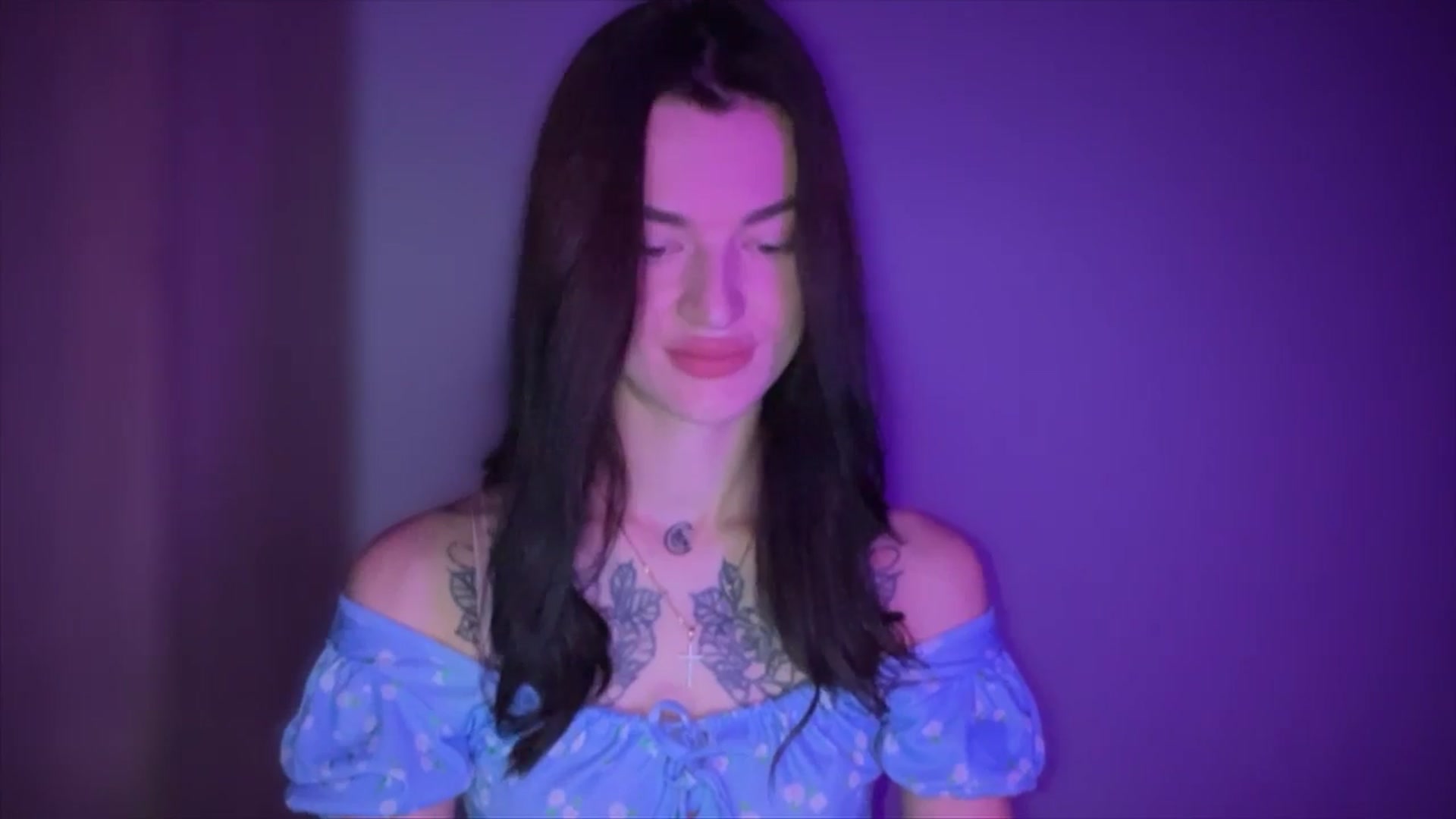 Gallery image thumbnail from Scarlet_flo's myfreecams stream on, 11/15/2024, 17:22 image 15 of 20