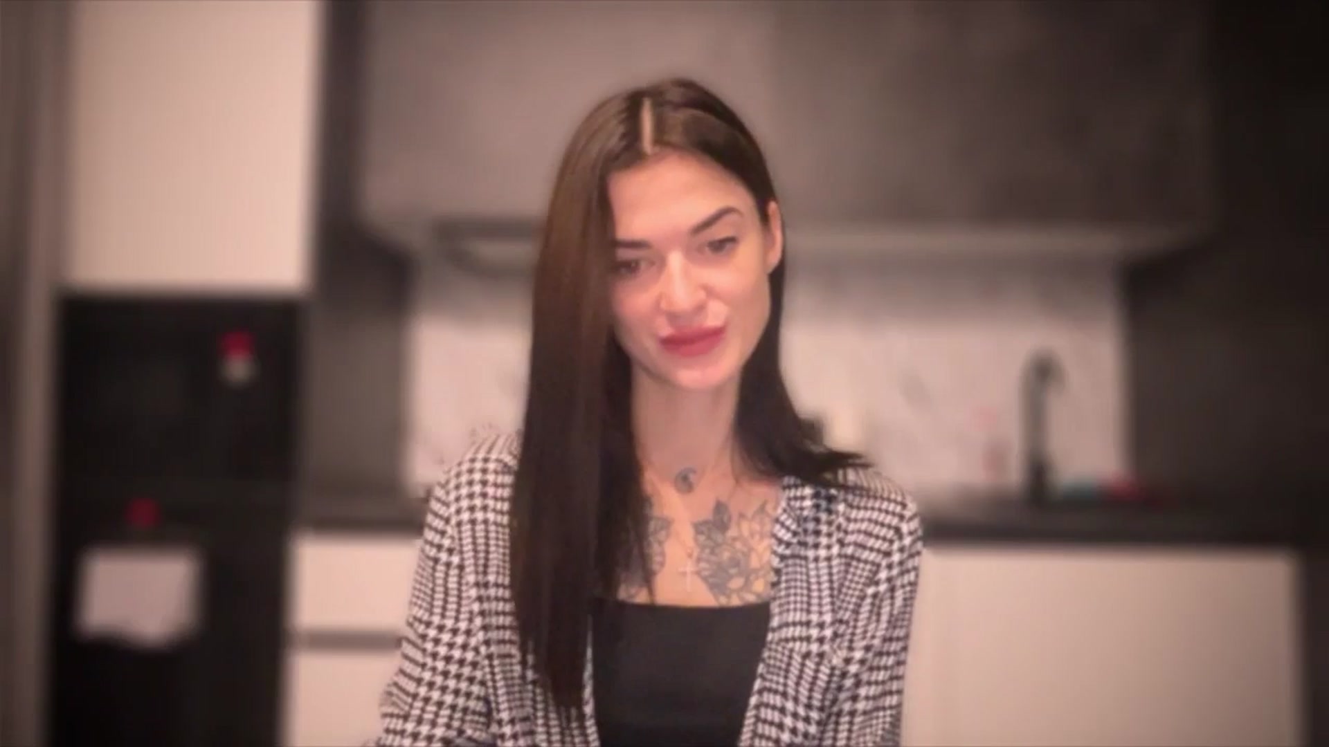 Gallery image thumbnail from Scarlet_flo's myfreecams stream on, 11/21/2024, 18:45 image 14 of 20