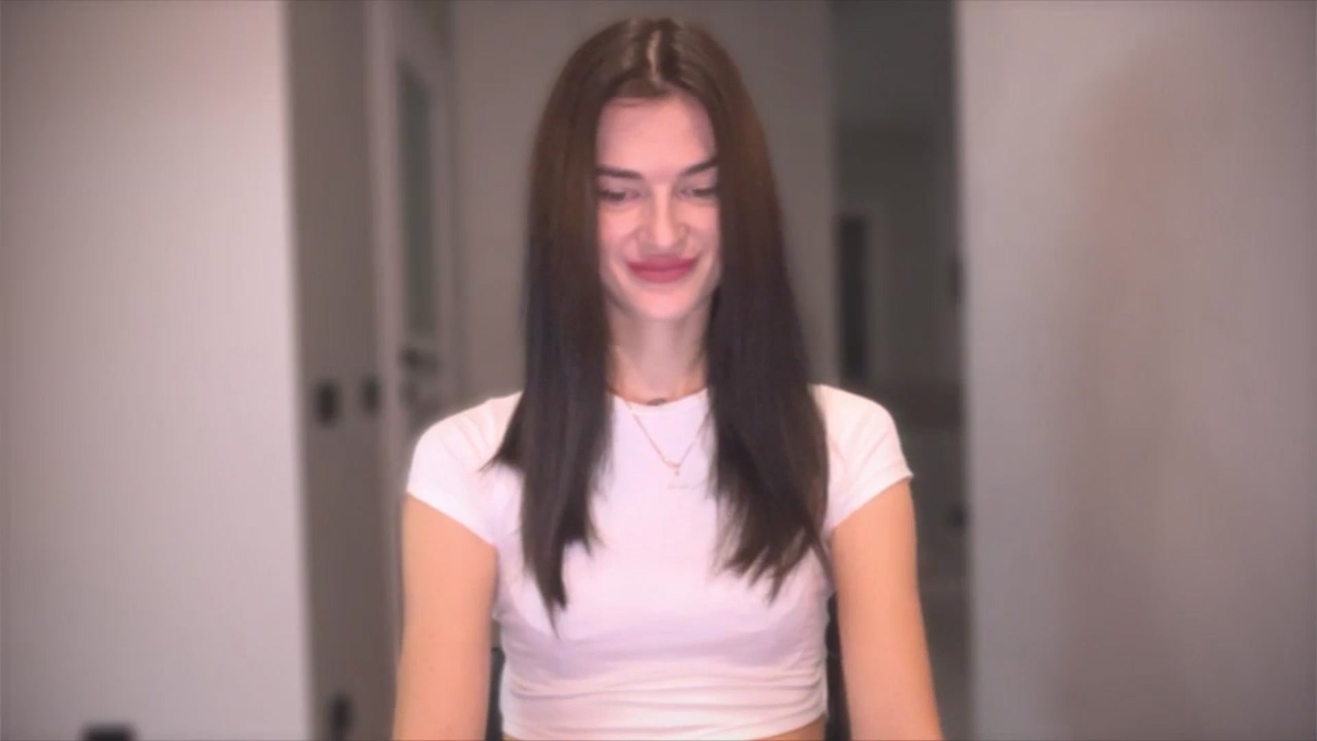 Gallery image thumbnail from Scarlet_flo's myfreecams stream on, 11/25/2024, 18:05 image 5 of 20