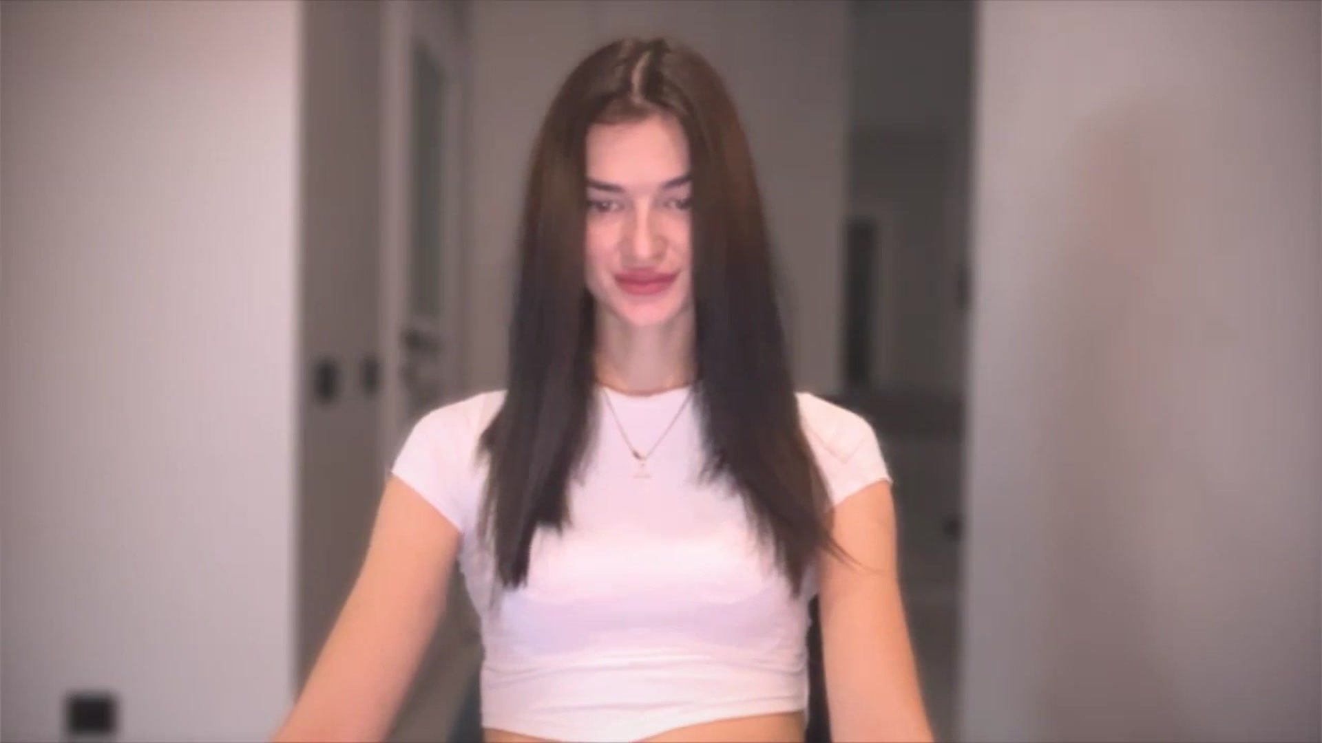 Gallery image thumbnail from Scarlet_flo's myfreecams stream on, 11/25/2024, 18:05 image 16 of 20