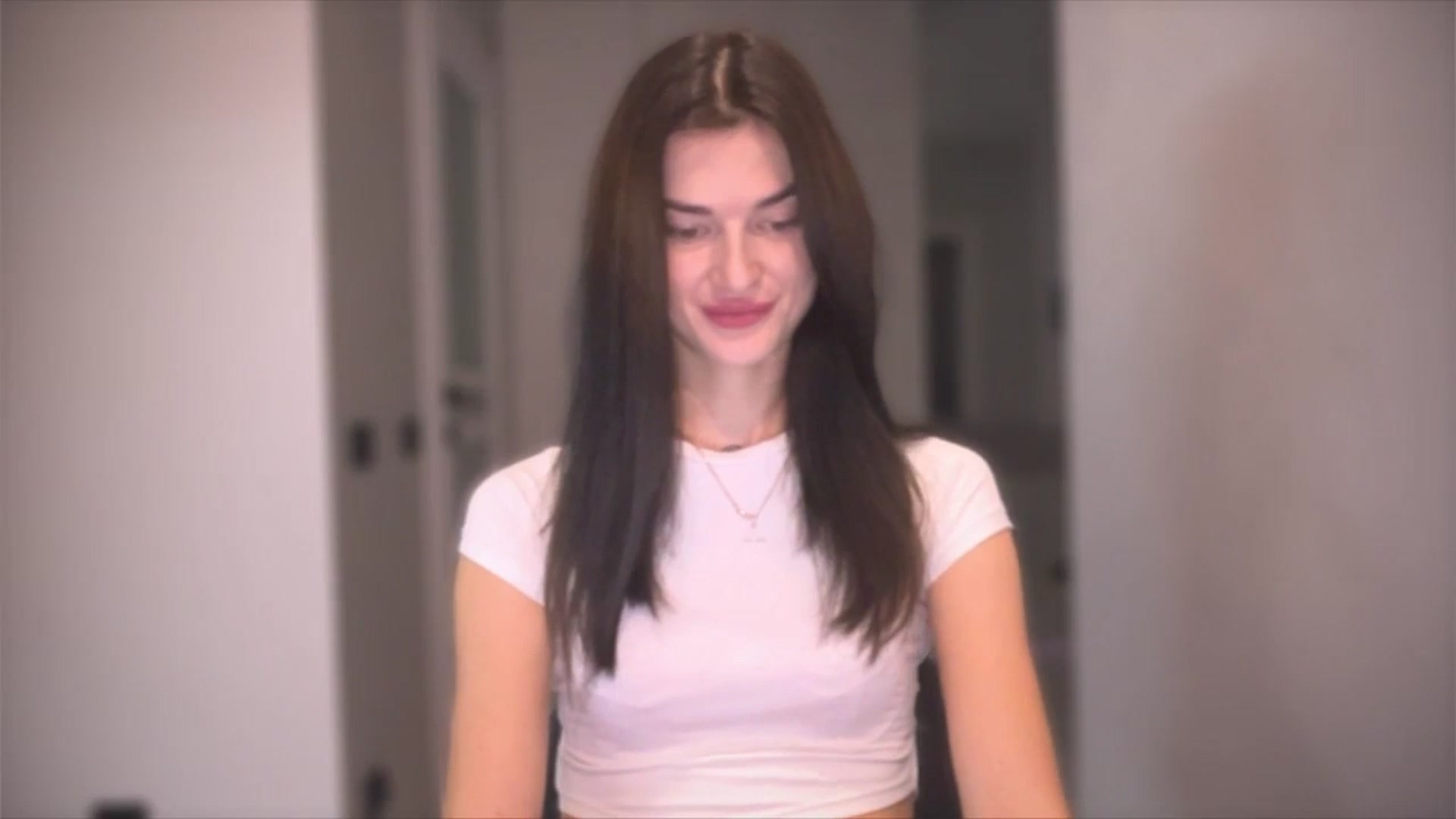 Gallery image thumbnail from Scarlet_flo's myfreecams stream on, 11/25/2024, 18:05 image 8 of 20