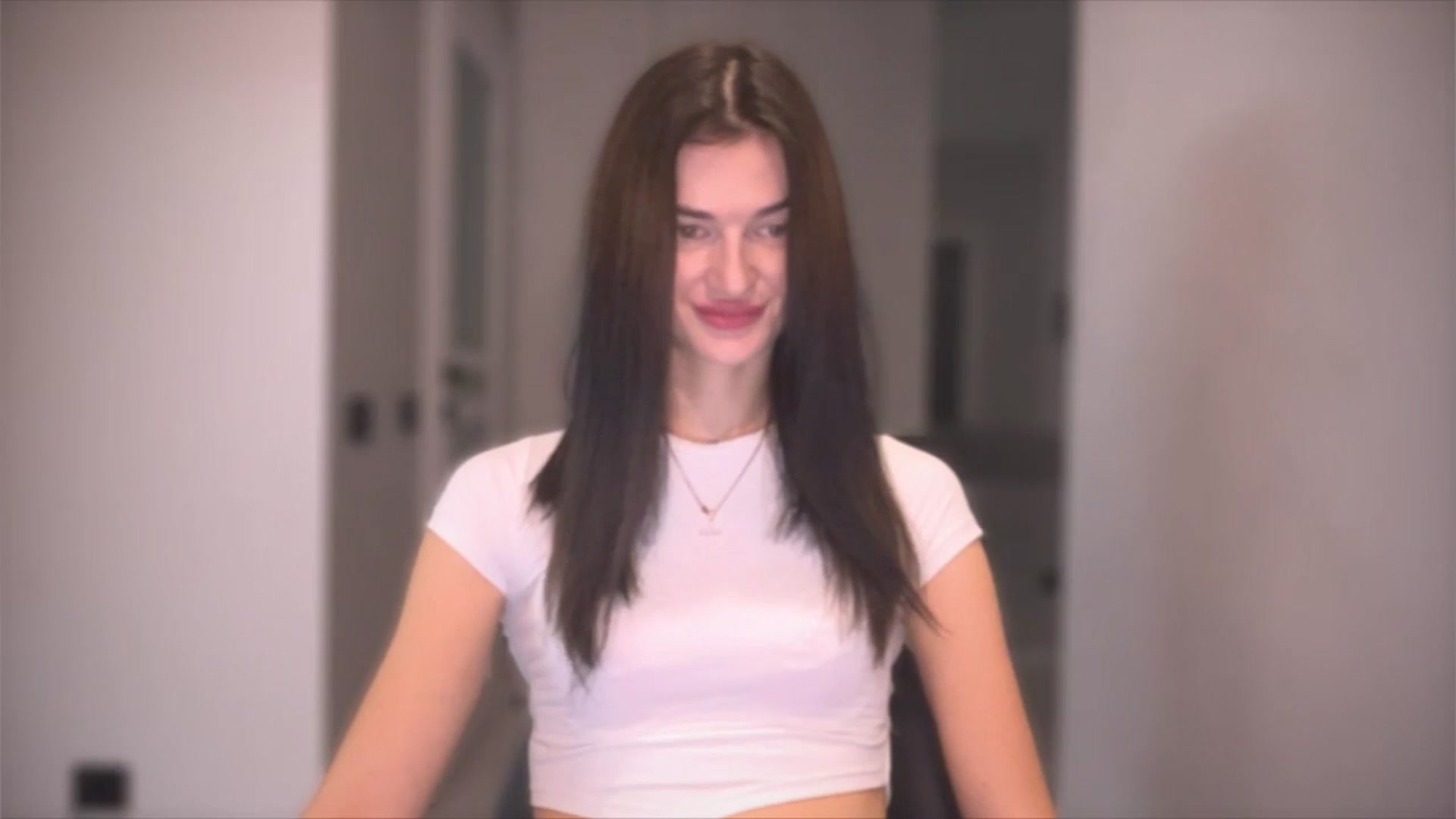 Gallery image thumbnail from Scarlet_flo's myfreecams stream on, 11/25/2024, 18:05 image 18 of 20