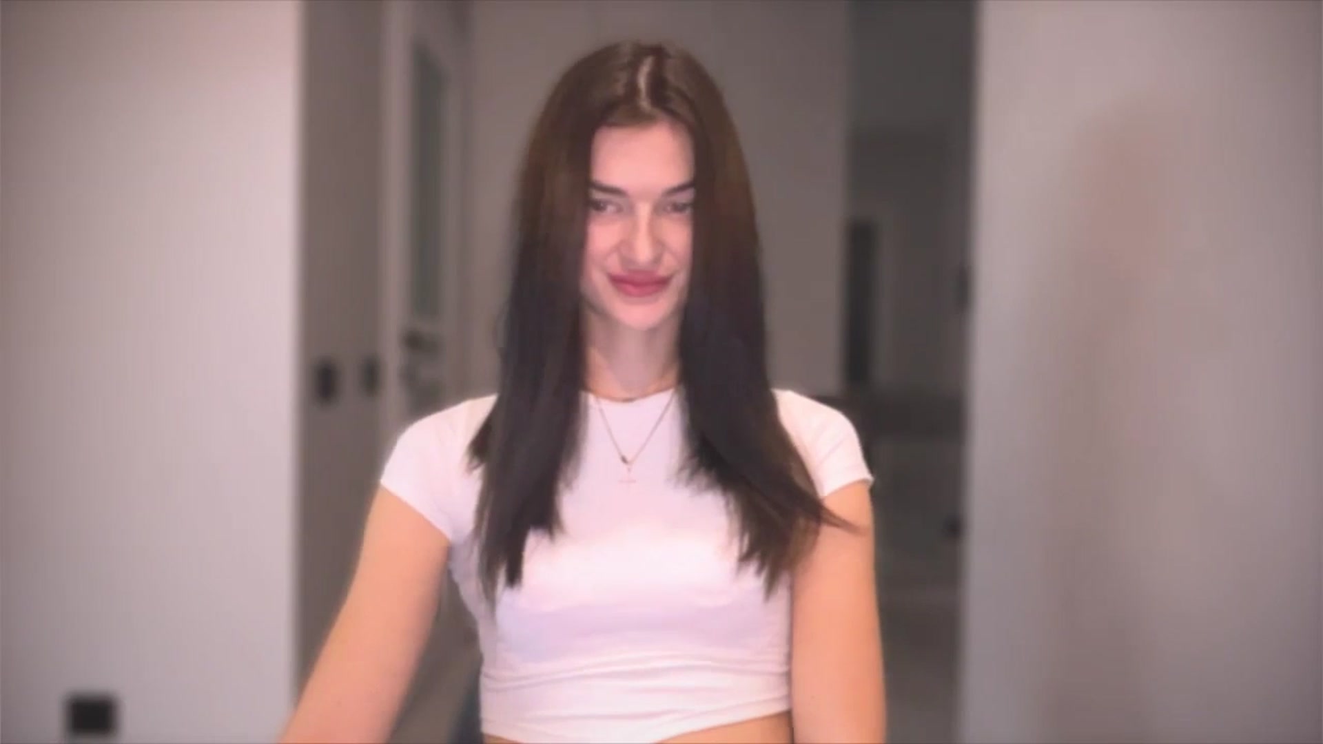 Gallery image thumbnail from Scarlet_flo's myfreecams stream on, 11/25/2024, 18:05 image 14 of 20
