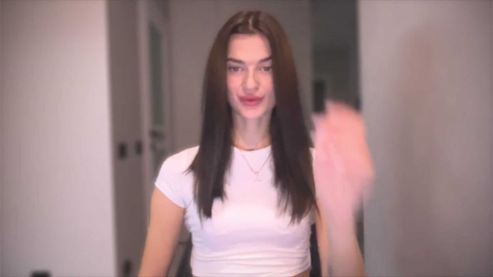 Gallery image thumbnail from Scarlet_flo's myfreecams stream on, 11/25/2024, 18:05 image 4 of 20