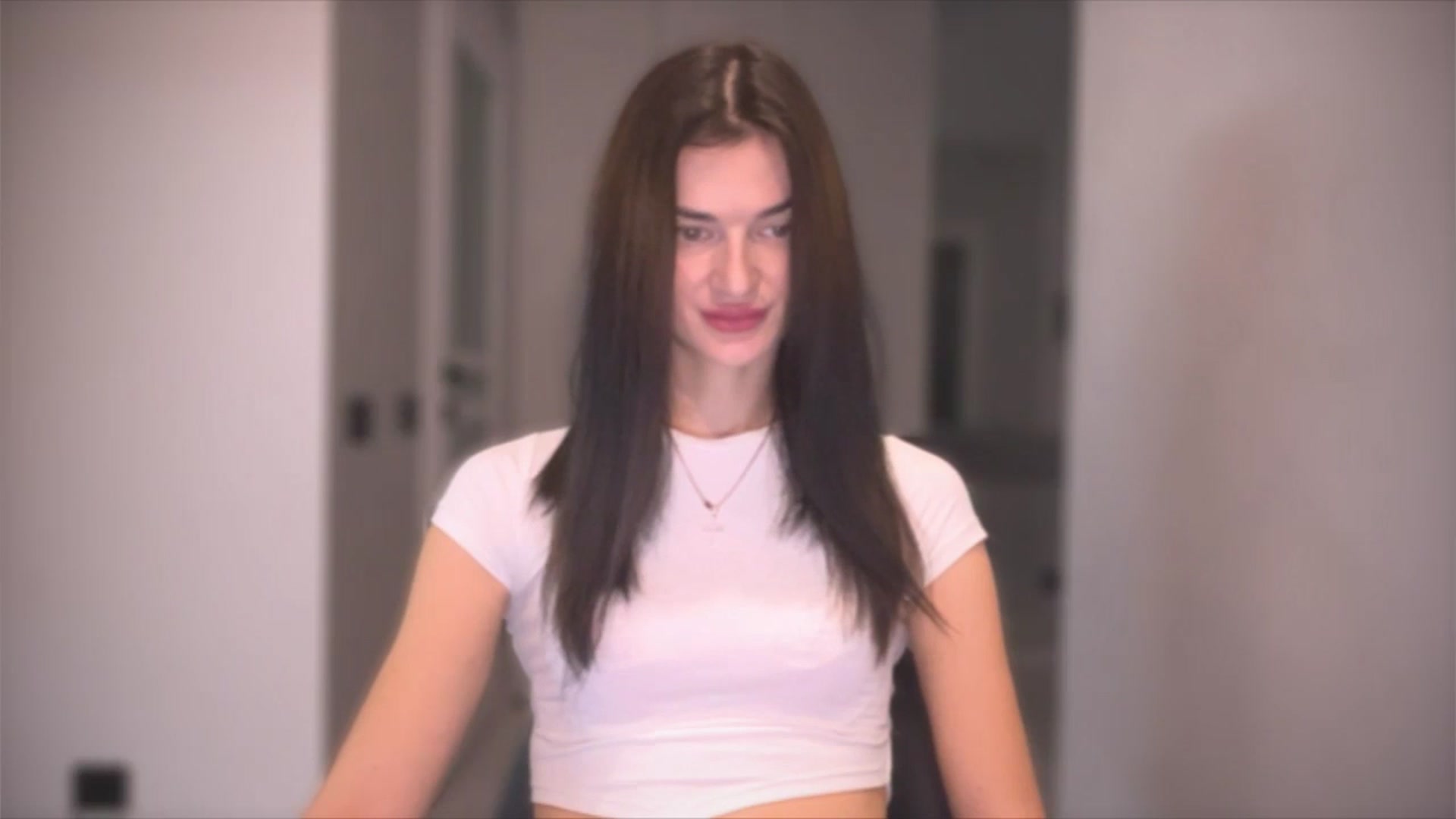 Gallery image thumbnail from Scarlet_flo's myfreecams stream on, 11/25/2024, 18:05 image 17 of 20