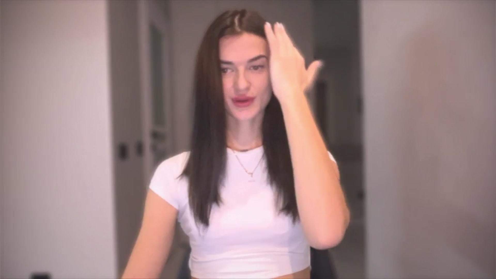 Gallery image thumbnail from Scarlet_flo's myfreecams stream on, 11/25/2024, 18:05 image 9 of 20