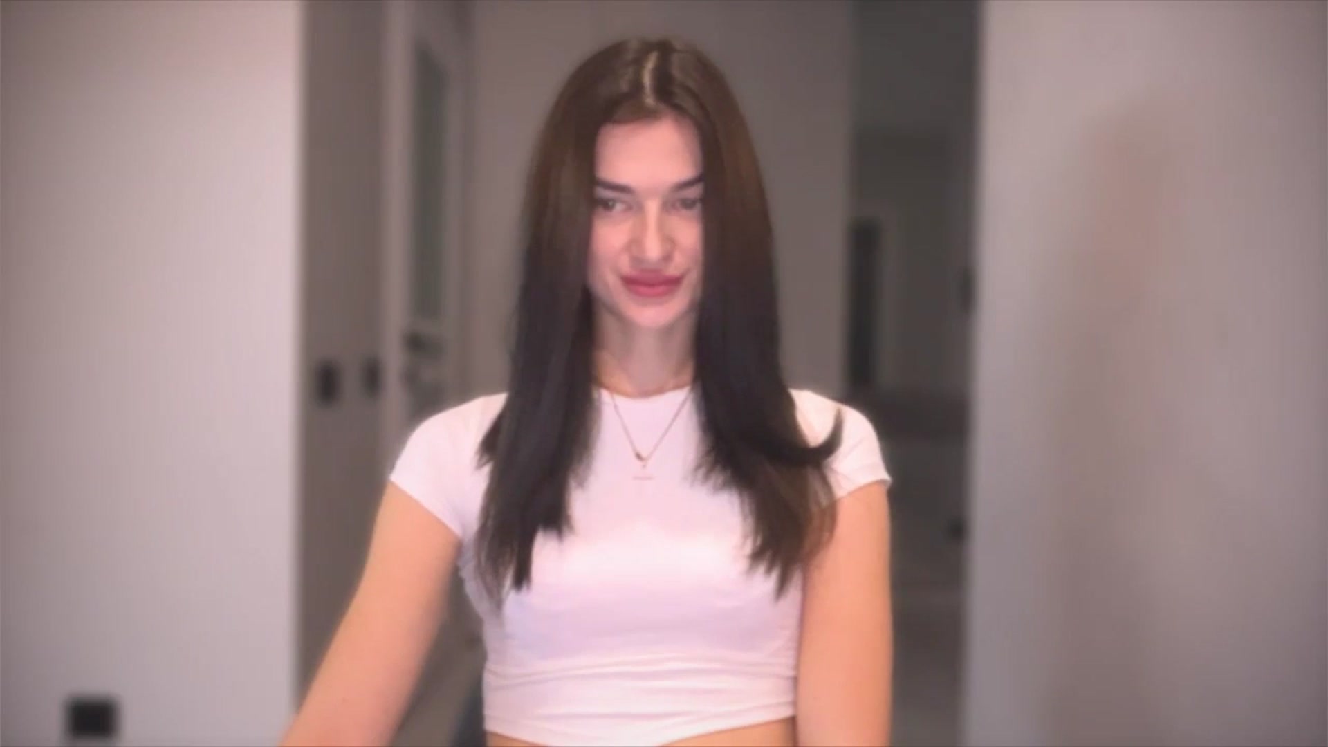 Gallery image thumbnail from Scarlet_flo's myfreecams stream on, 11/25/2024, 18:05 image 13 of 20