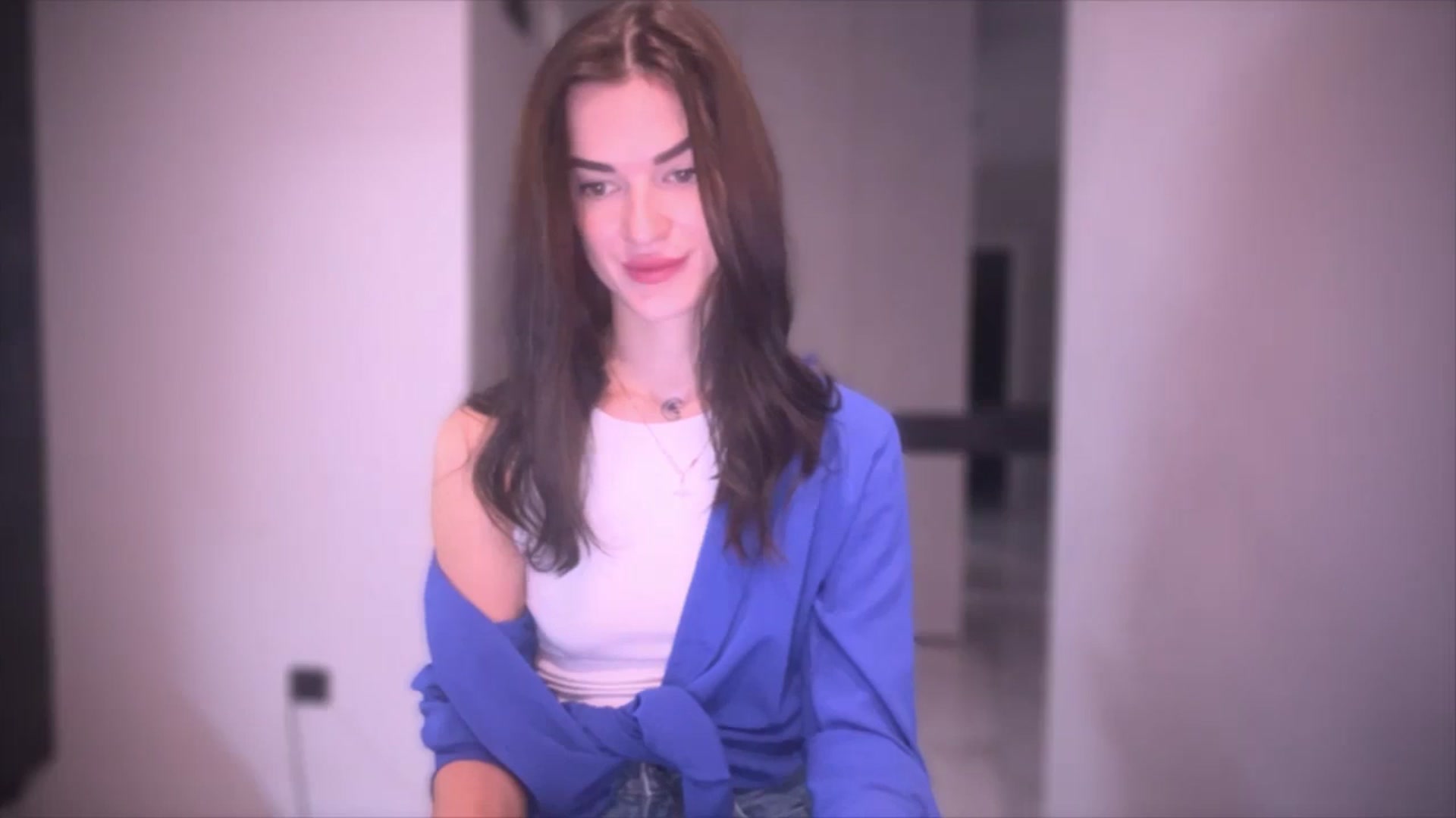 Gallery image thumbnail from Scarlet_flo's myfreecams stream on, 11/27/2024, 18:35 image 18 of 20