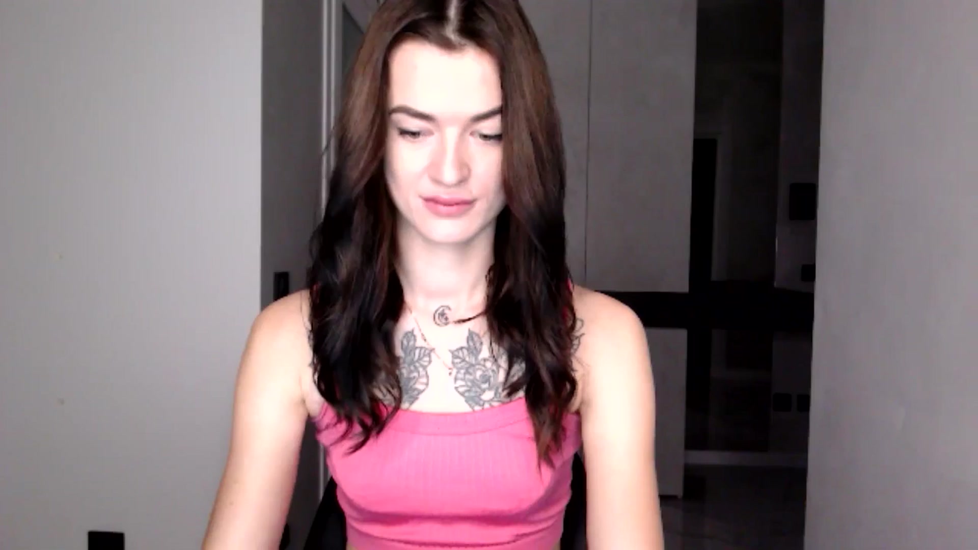 Gallery image thumbnail from Scarlet_flo's myfreecams stream on, 12/03/2024, 15:12 image 14 of 20
