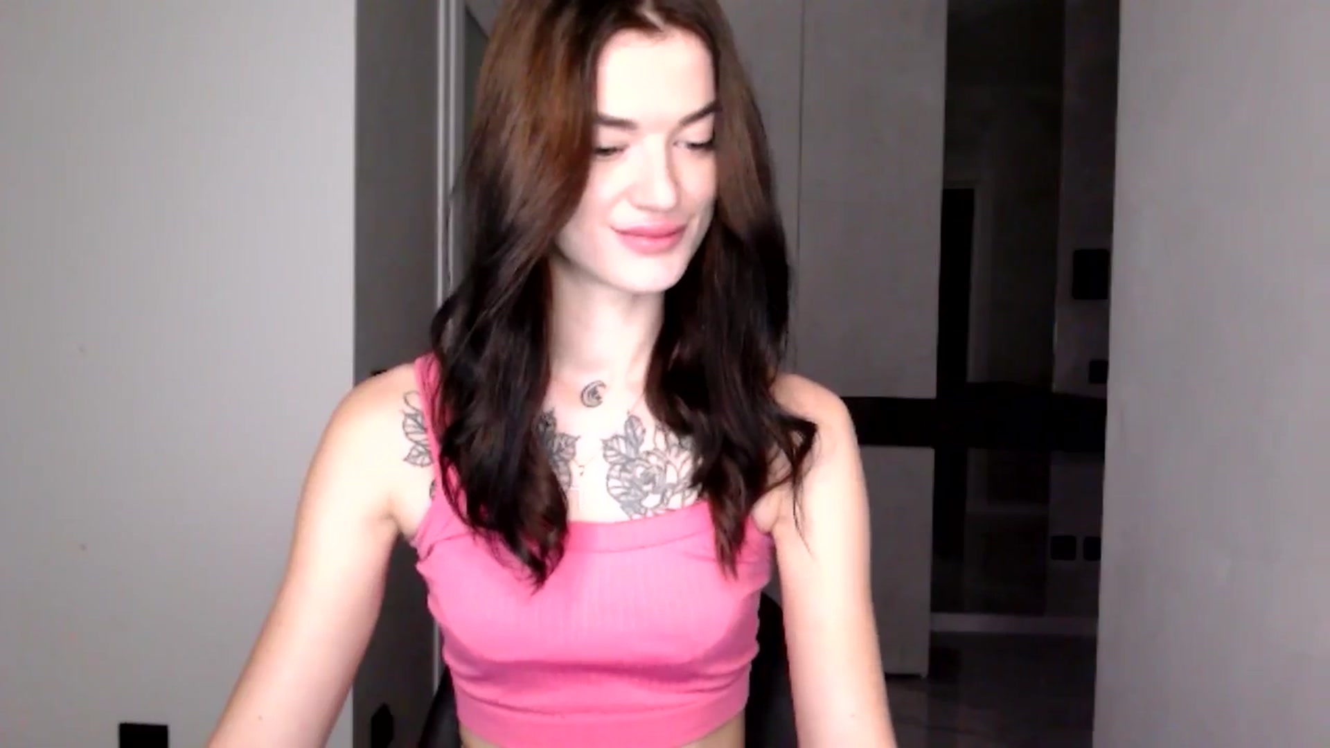 Gallery image thumbnail from Scarlet_flo's myfreecams stream on, 12/03/2024, 15:12 image 5 of 20