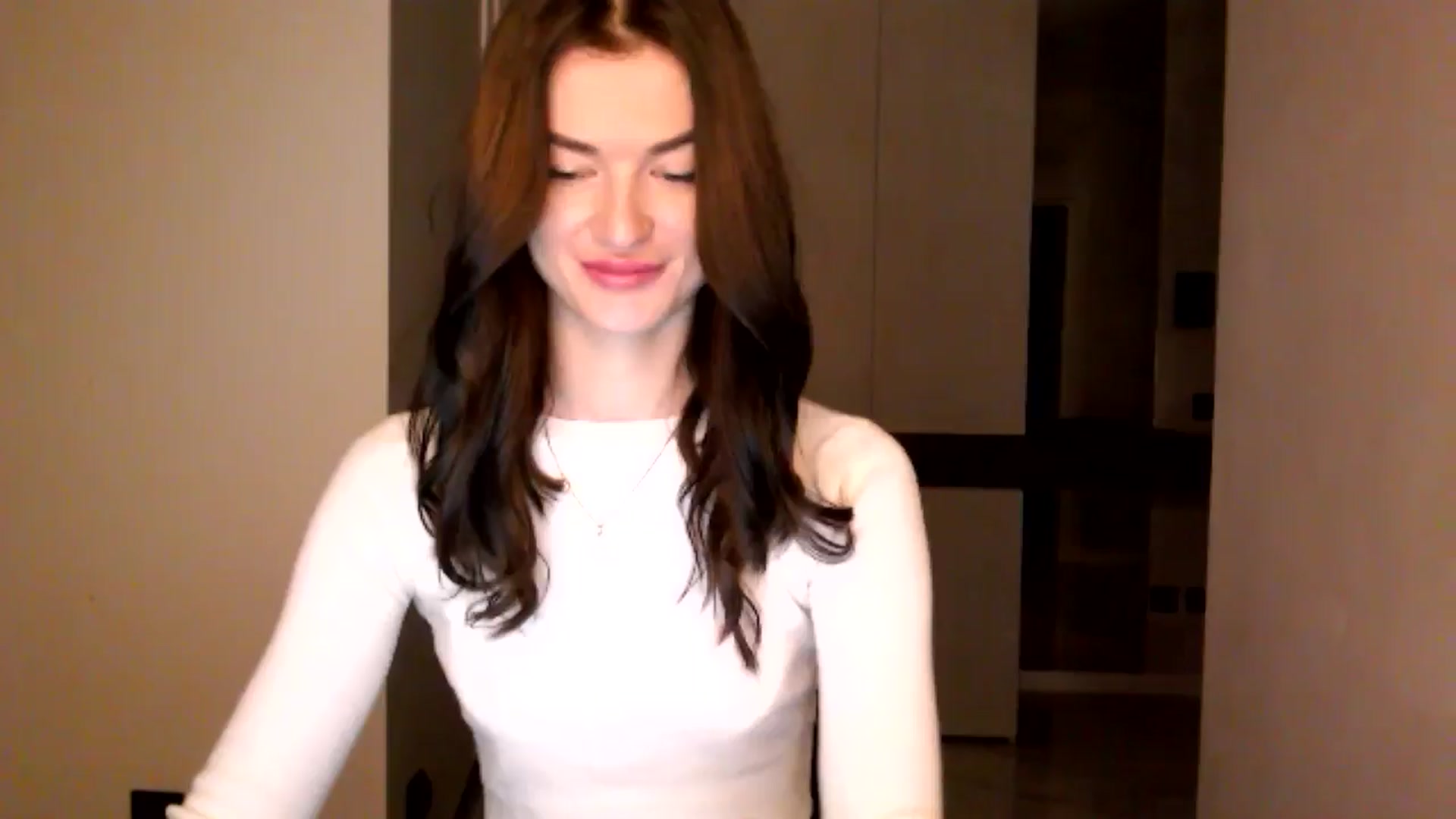 Gallery image thumbnail from Scarlet_flo's myfreecams stream on, 12/03/2024, 15:12 image 17 of 20