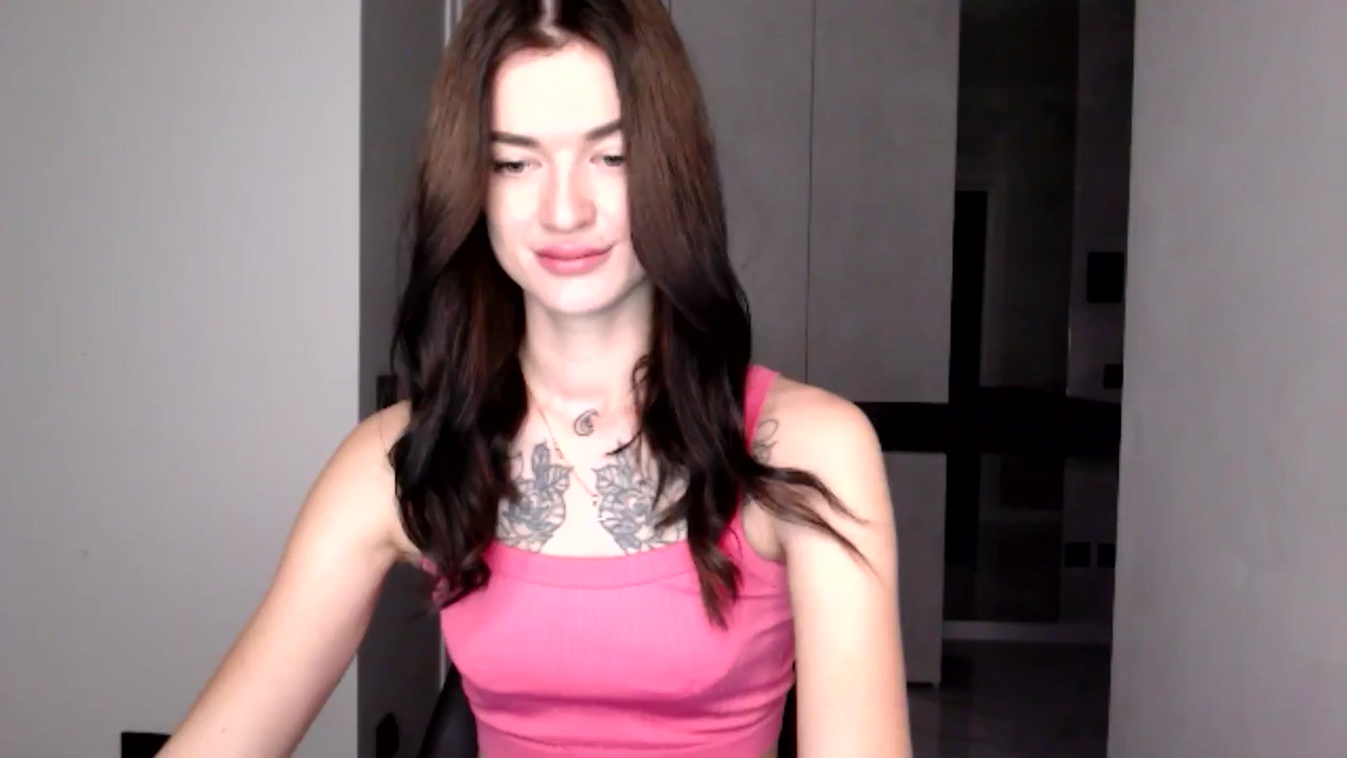 Gallery image thumbnail from Scarlet_flo's myfreecams stream on, 12/03/2024, 15:12 image 13 of 20
