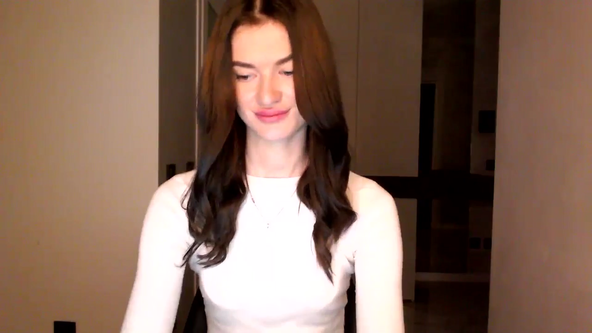 Gallery image thumbnail from Scarlet_flo's myfreecams stream on, 12/03/2024, 16:24 image 12 of 20