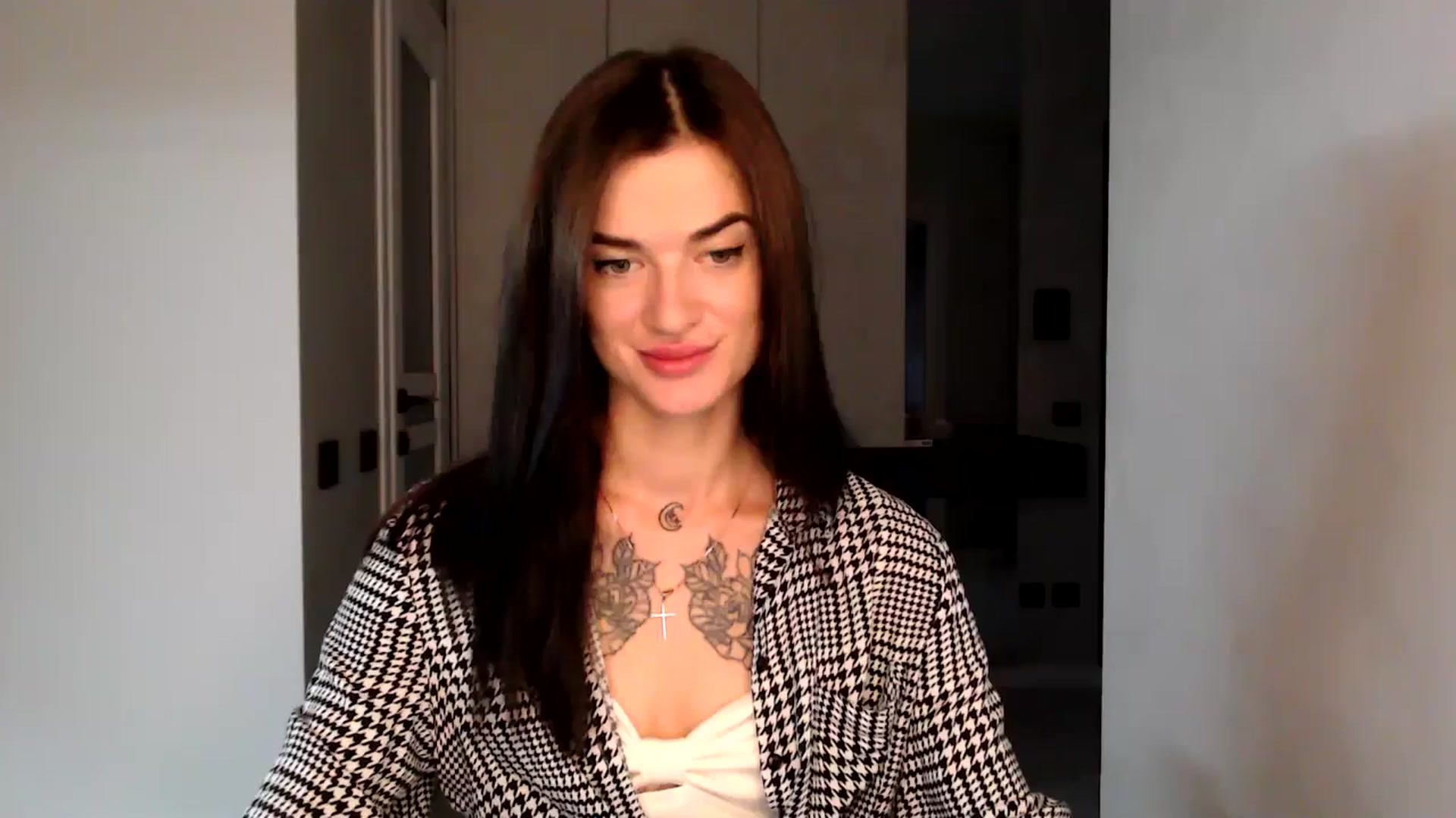 Gallery image thumbnail from Scarlet_flo's myfreecams stream on, 12/05/2024, 12:41 image 1 of 20