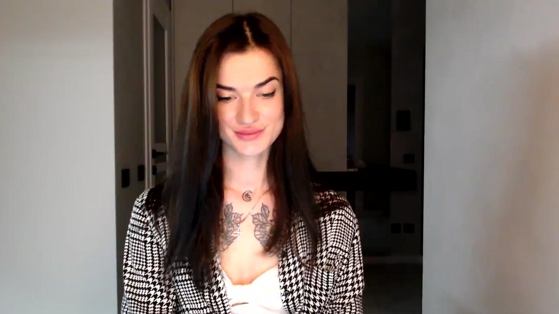 Gallery image thumbnail from Scarlet_flo's myfreecams stream on, 12/05/2024, 12:41 image 5 of 20