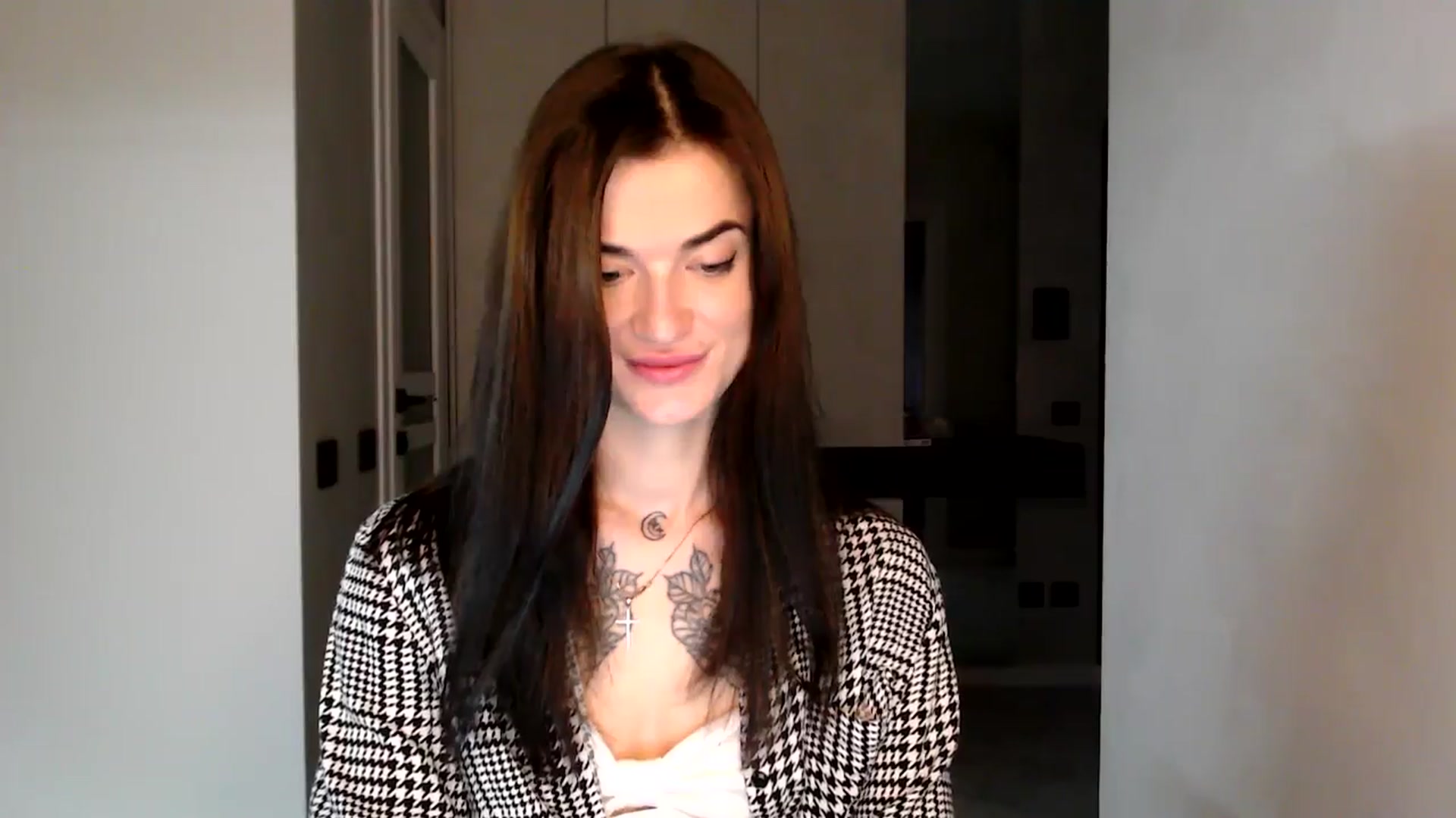 Gallery image thumbnail from Scarlet_flo's myfreecams stream on, 12/05/2024, 12:41 image 7 of 20