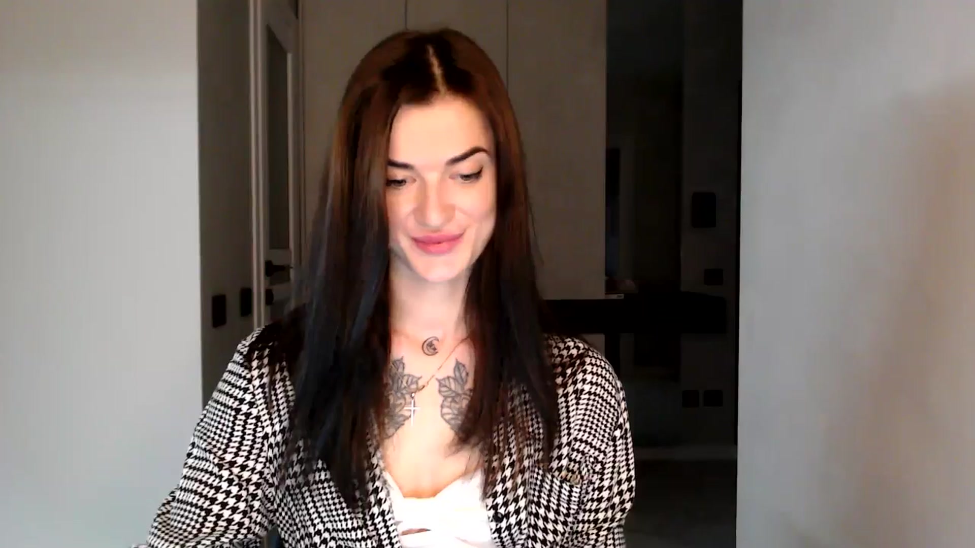 Gallery image thumbnail from Scarlet_flo's myfreecams stream on, 12/05/2024, 12:41 image 6 of 20