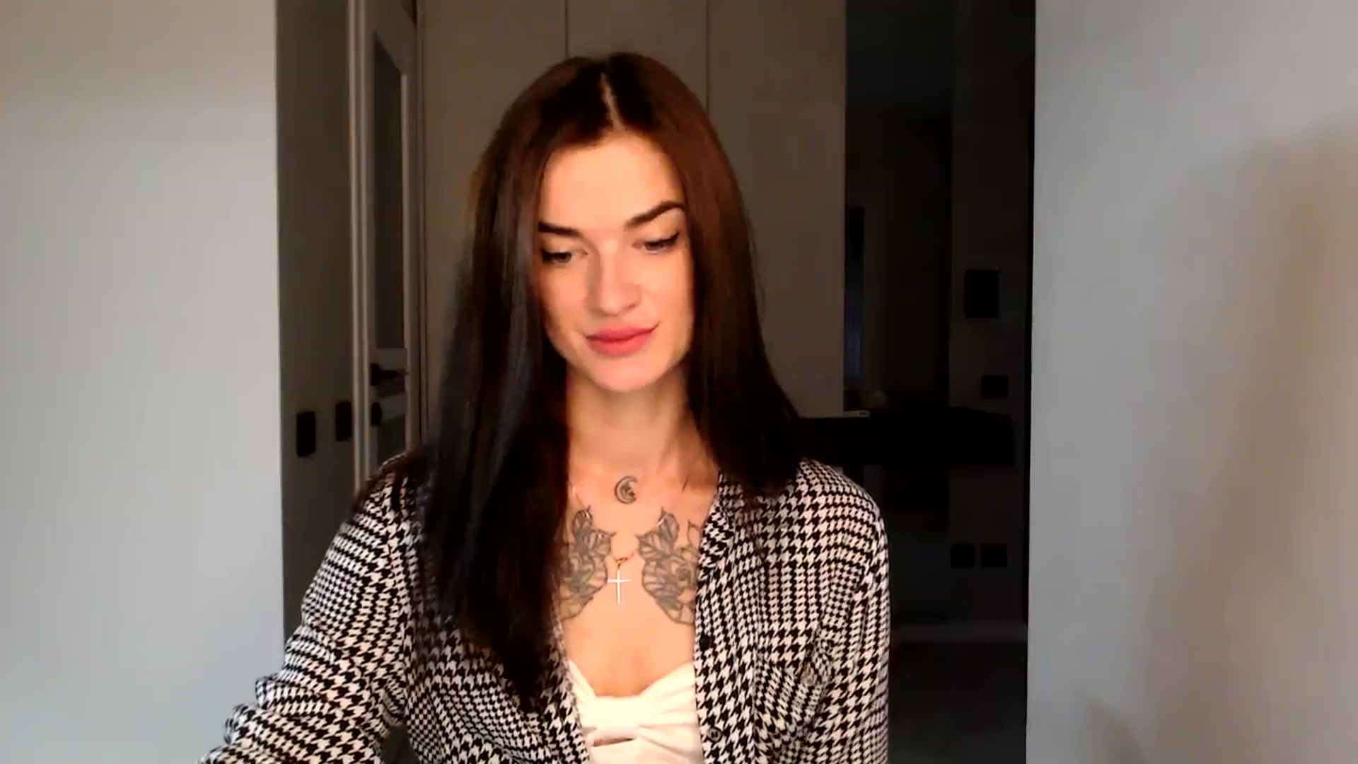 Gallery image thumbnail from Scarlet_flo's myfreecams stream on, 12/05/2024, 12:41 image 2 of 20
