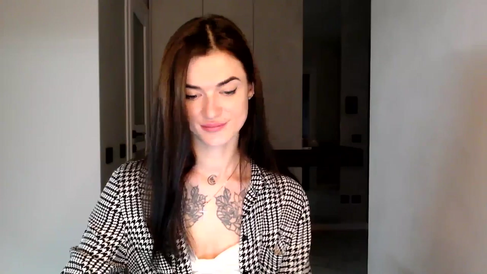 Gallery image thumbnail from Scarlet_flo's myfreecams stream on, 12/05/2024, 12:41 image 11 of 20