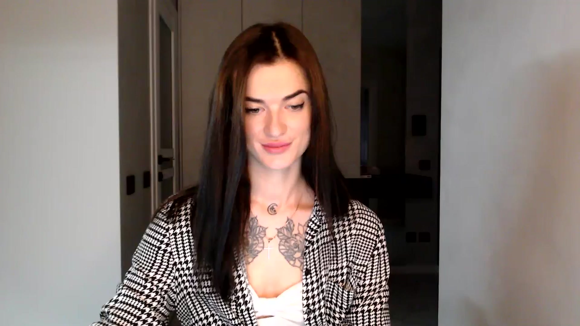 Gallery image thumbnail from Scarlet_flo's myfreecams stream on, 12/05/2024, 12:41 image 3 of 20