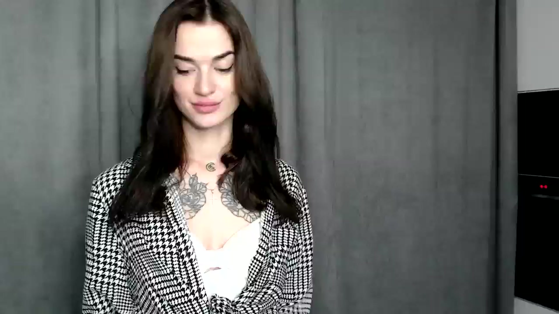 Gallery image thumbnail from Scarlet_flo's myfreecams stream on, 12/05/2024, 13:48 image 5 of 20