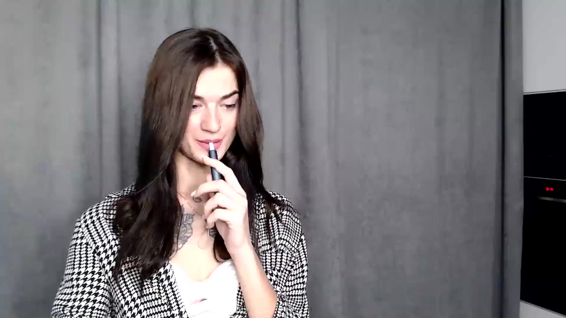 Gallery image thumbnail from Scarlet_flo's myfreecams stream on, 12/05/2024, 14:34 image 9 of 20