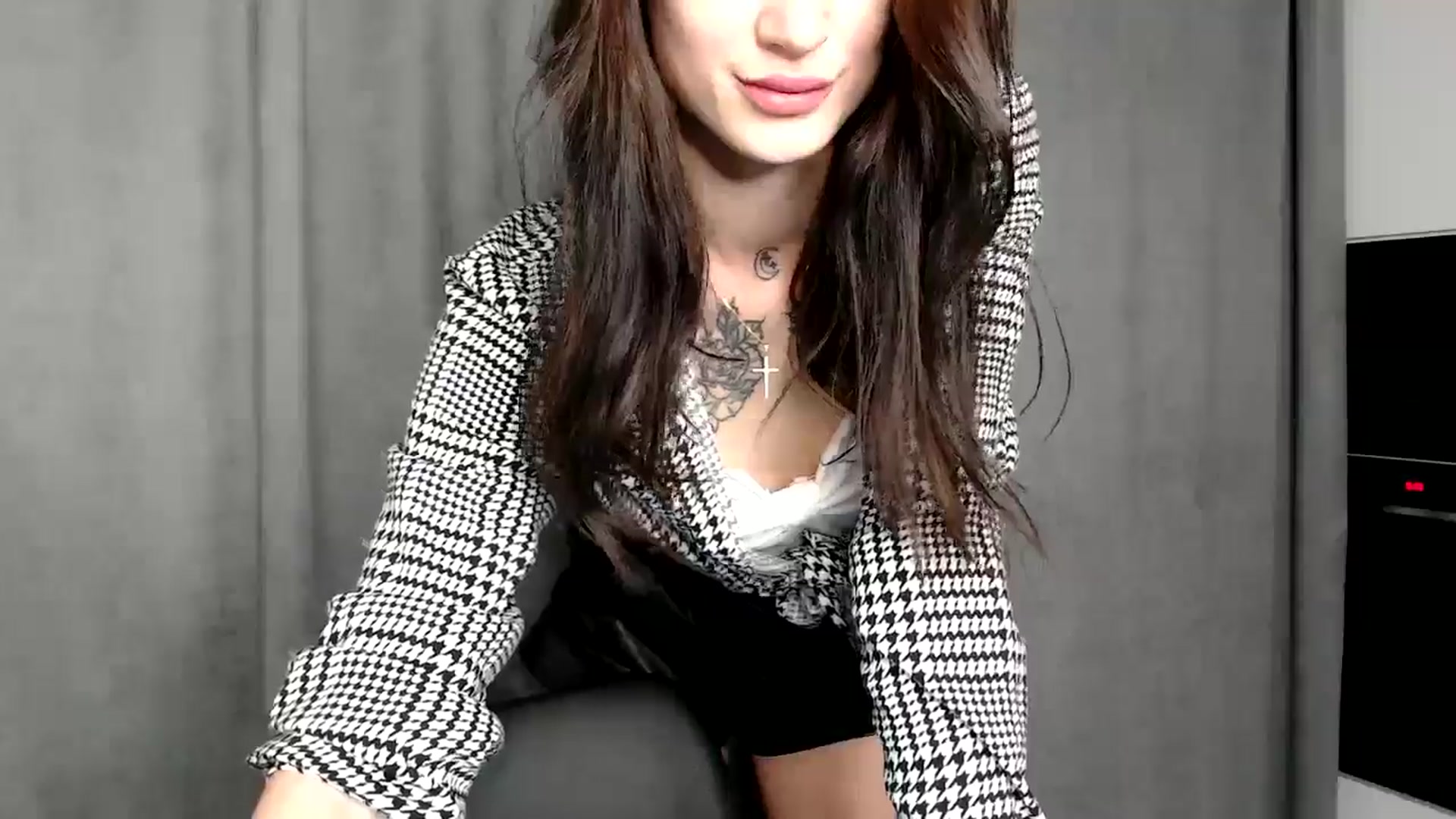Gallery image thumbnail from Scarlet_flo's myfreecams stream on, 12/05/2024, 14:34 image 14 of 20