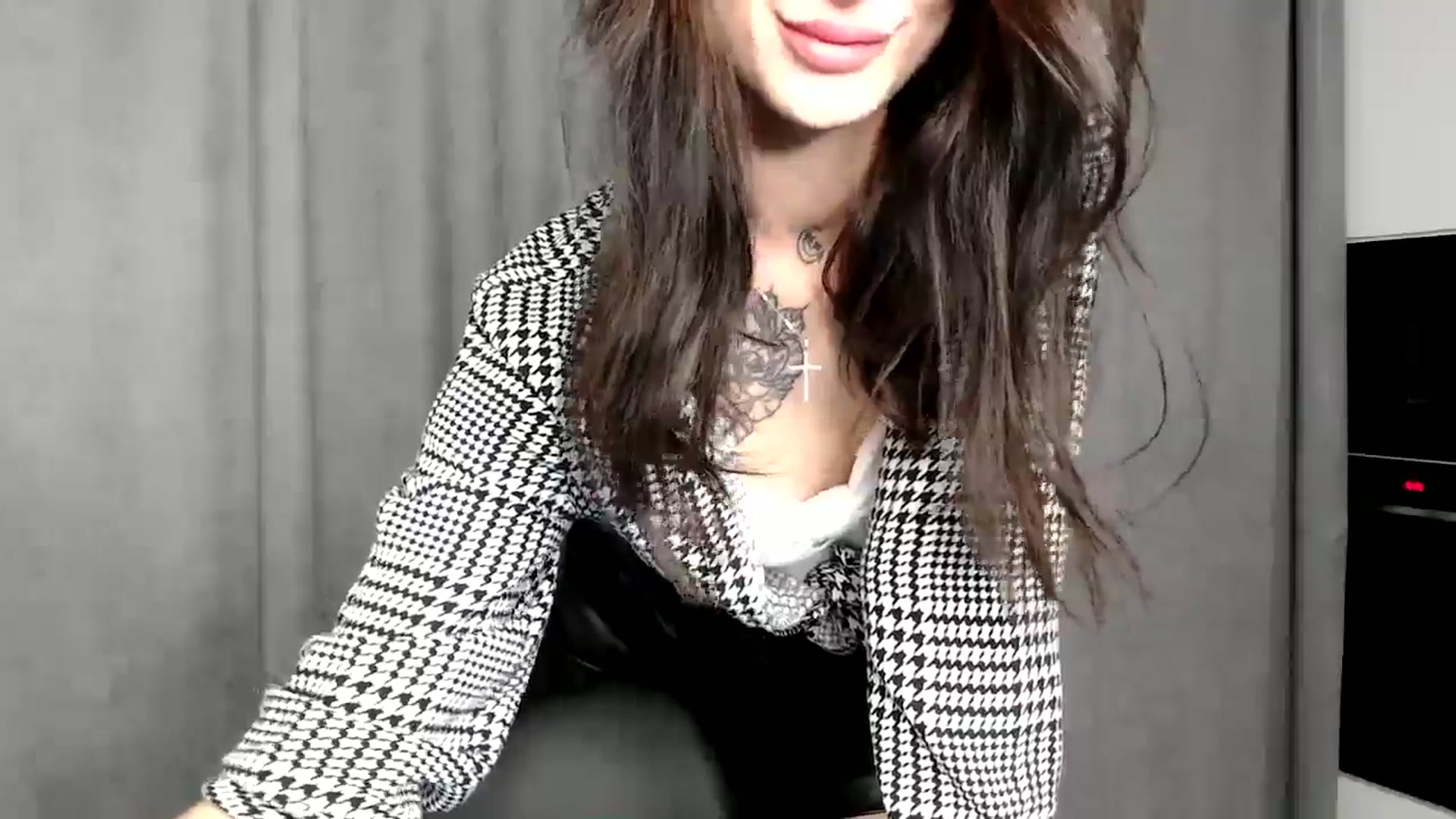 Gallery image thumbnail from Scarlet_flo's myfreecams stream on, 12/05/2024, 14:34 image 16 of 20