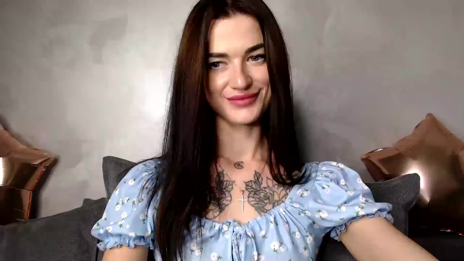 Gallery image thumbnail from Scarlet_flo's myfreecams stream on, 12/08/2024, 17:33 image 15 of 20